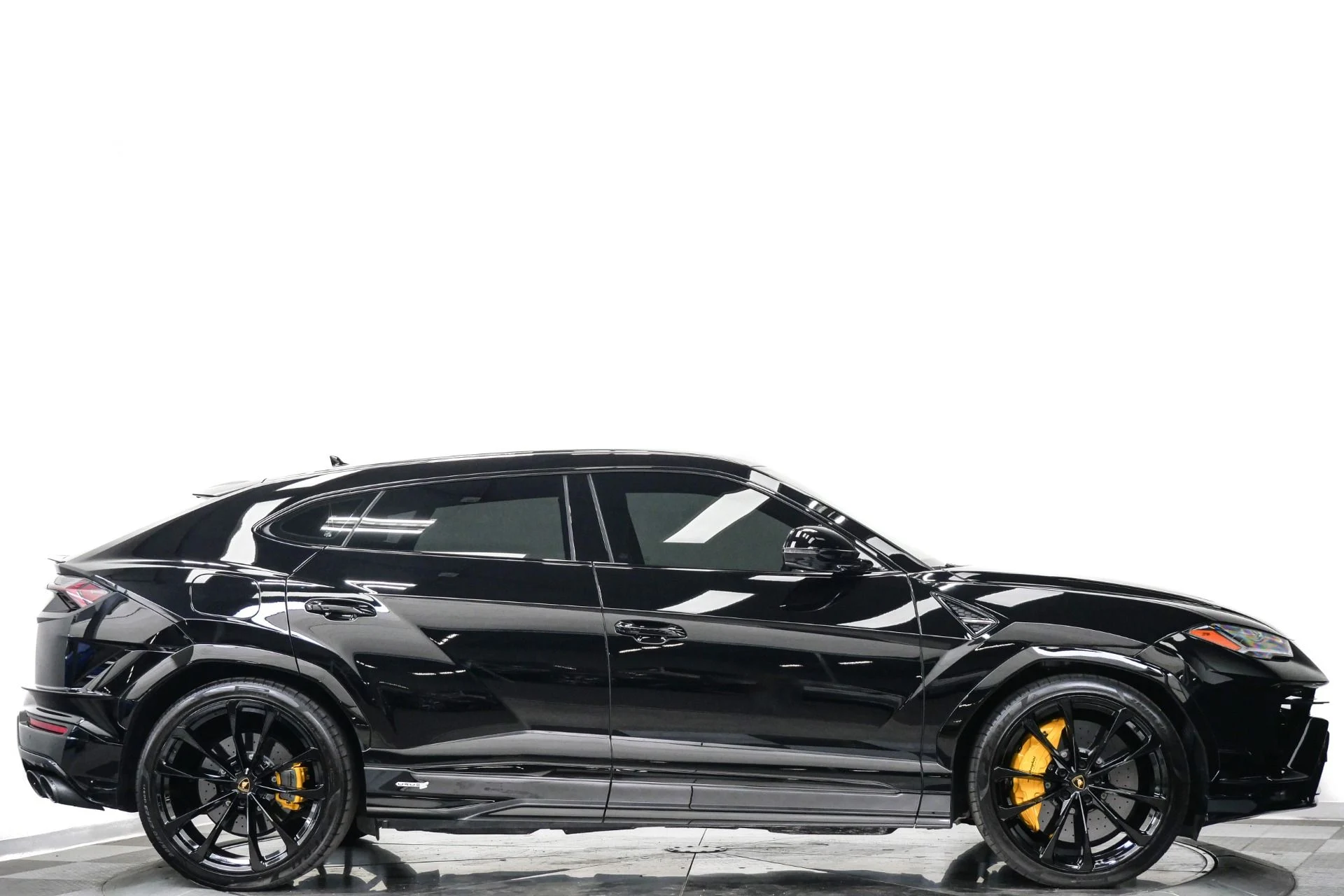 mph001_1705417007_Used_2023_Lamborghini_Urus_S_ADAS_Package_23_Inch_Wheels_657_Horsepower_1780072486_b7b6bea985