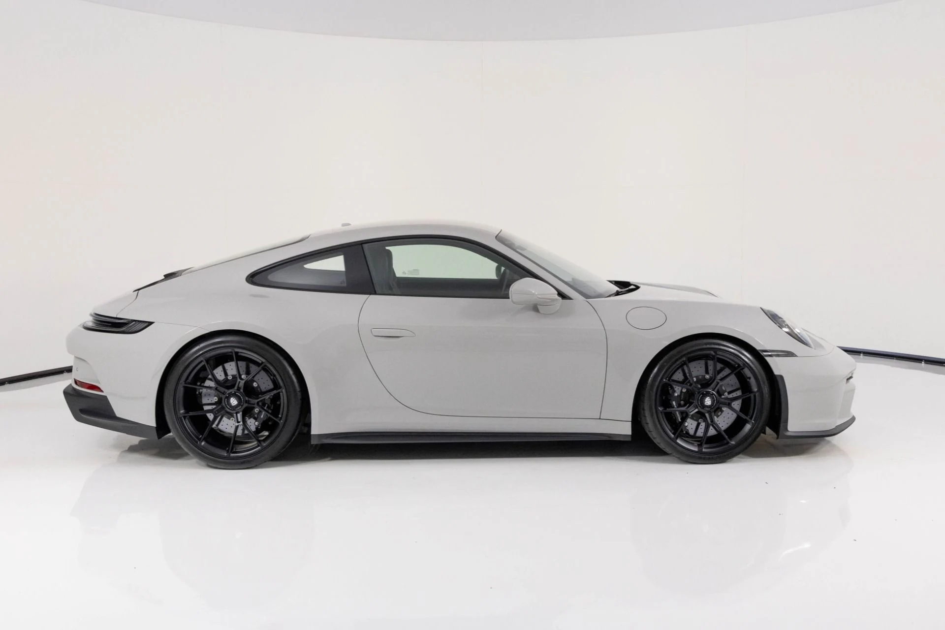 mph001_1706297201_Used_2024_Porsche_911_GT_3_Touring_1761003624_9735814222