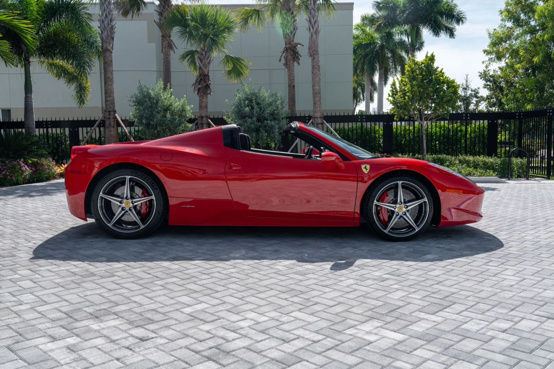 mph001_1721099526_Used_2013_Ferrari_458_Spider_1786379793_ee1a6c4d42