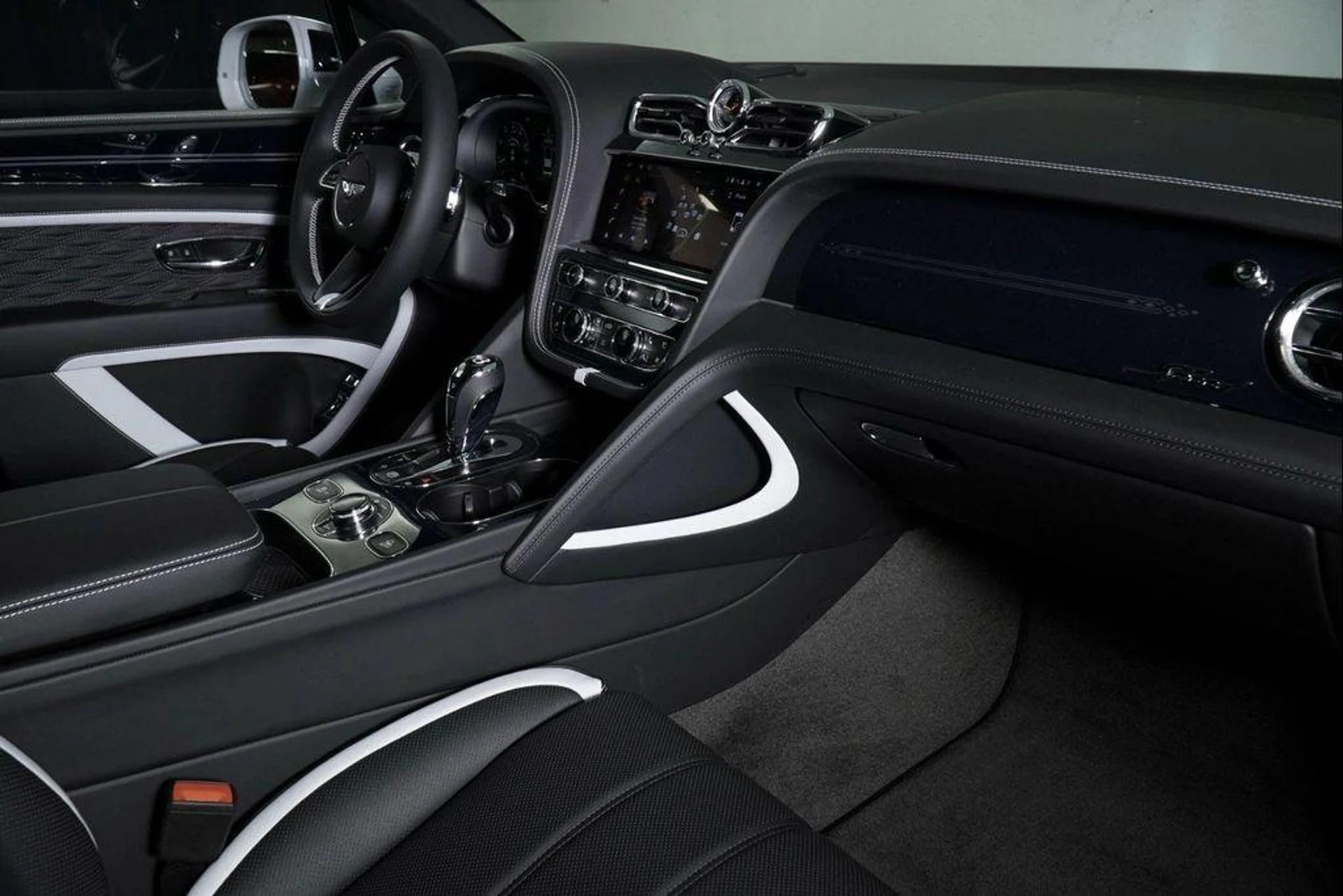 mph001_1725368713_W_OH_Cw_W_n_V1a_Ni5s_Pn_C2f_Nfc_M_Kw_f5d69cec2b