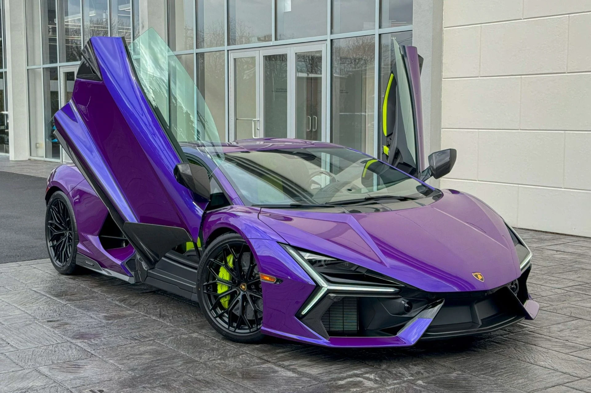 mph001_1728028452_Used_2024_Lamborghini_Revuelto_1752181785_71b0694f15