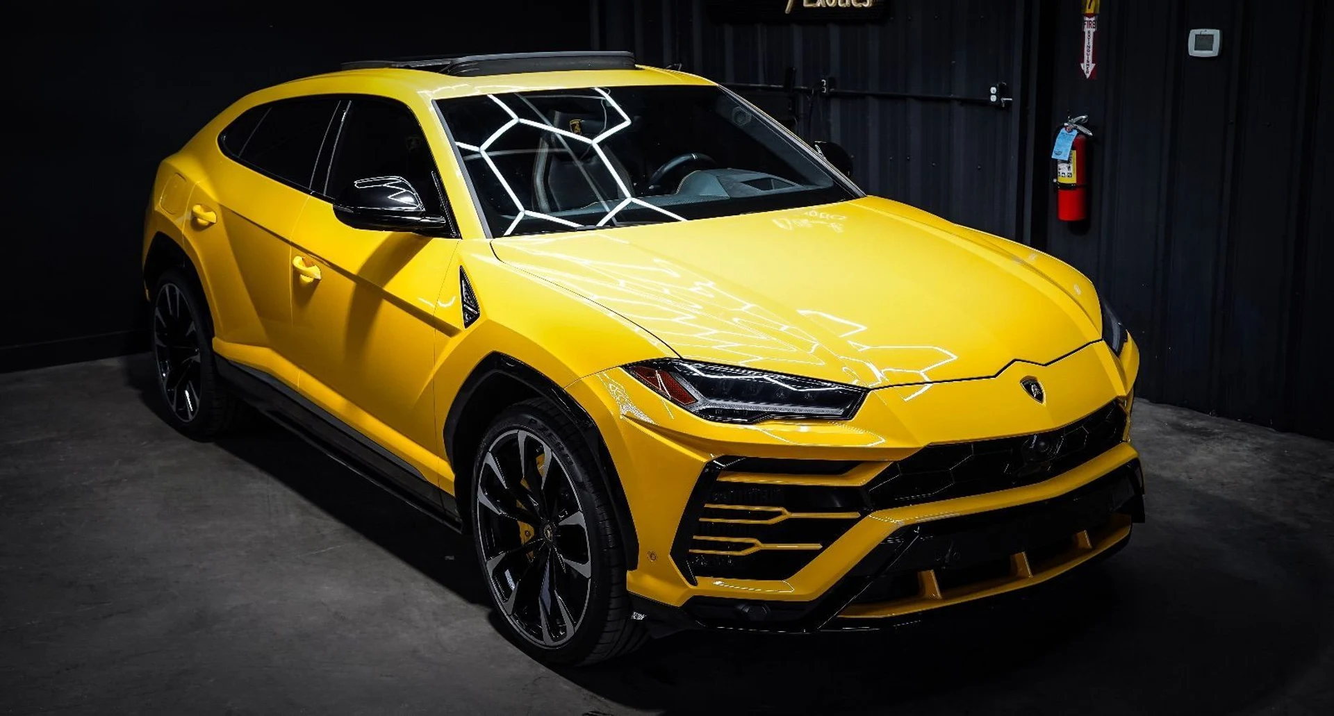 mph001_1738266274_37414663_01356_2020_lamborghini_urus_082_a09431ad30