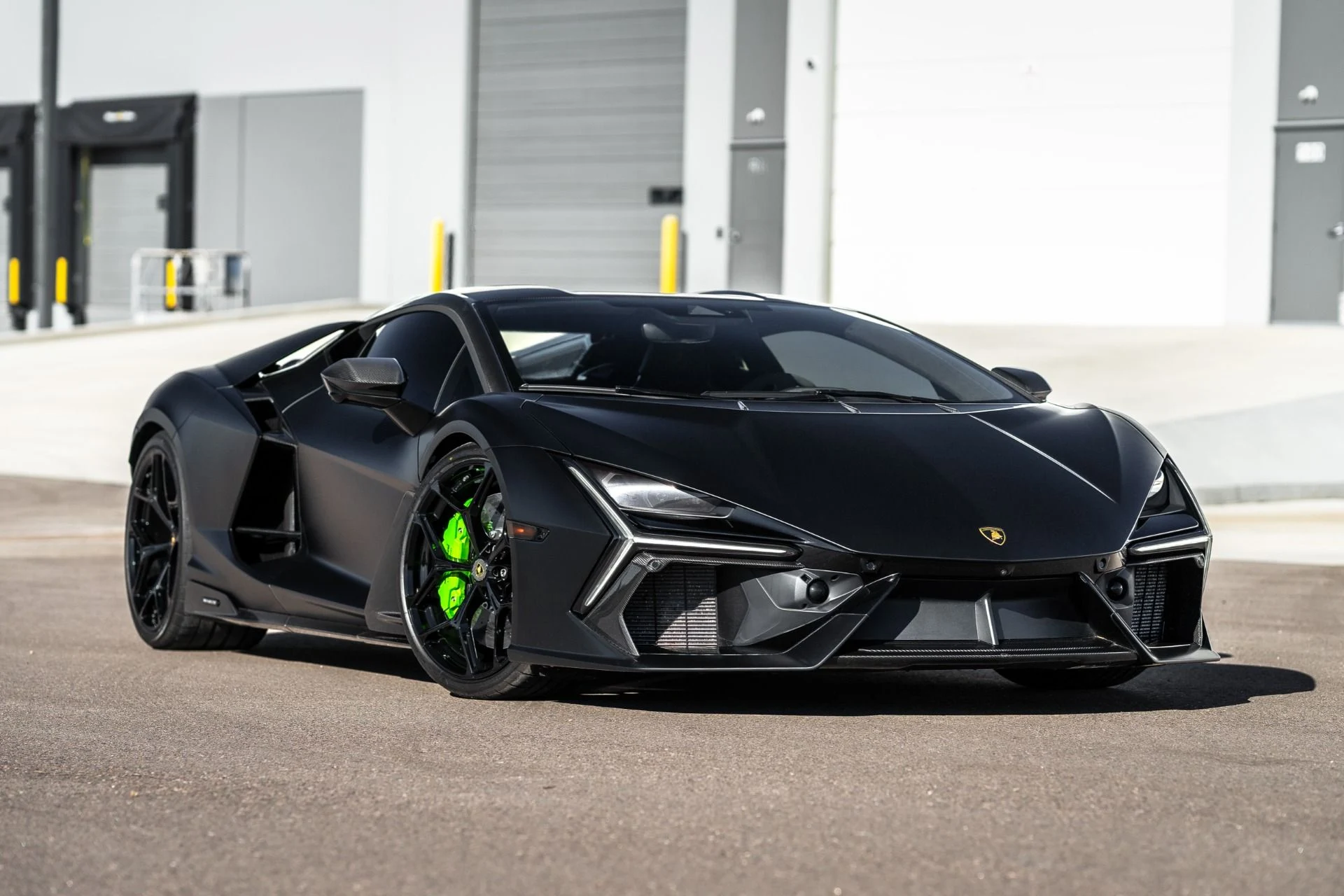 mph001_1745000354_Used_2025_Lamborghini_Revuelto_1791313558_f35fb3271e