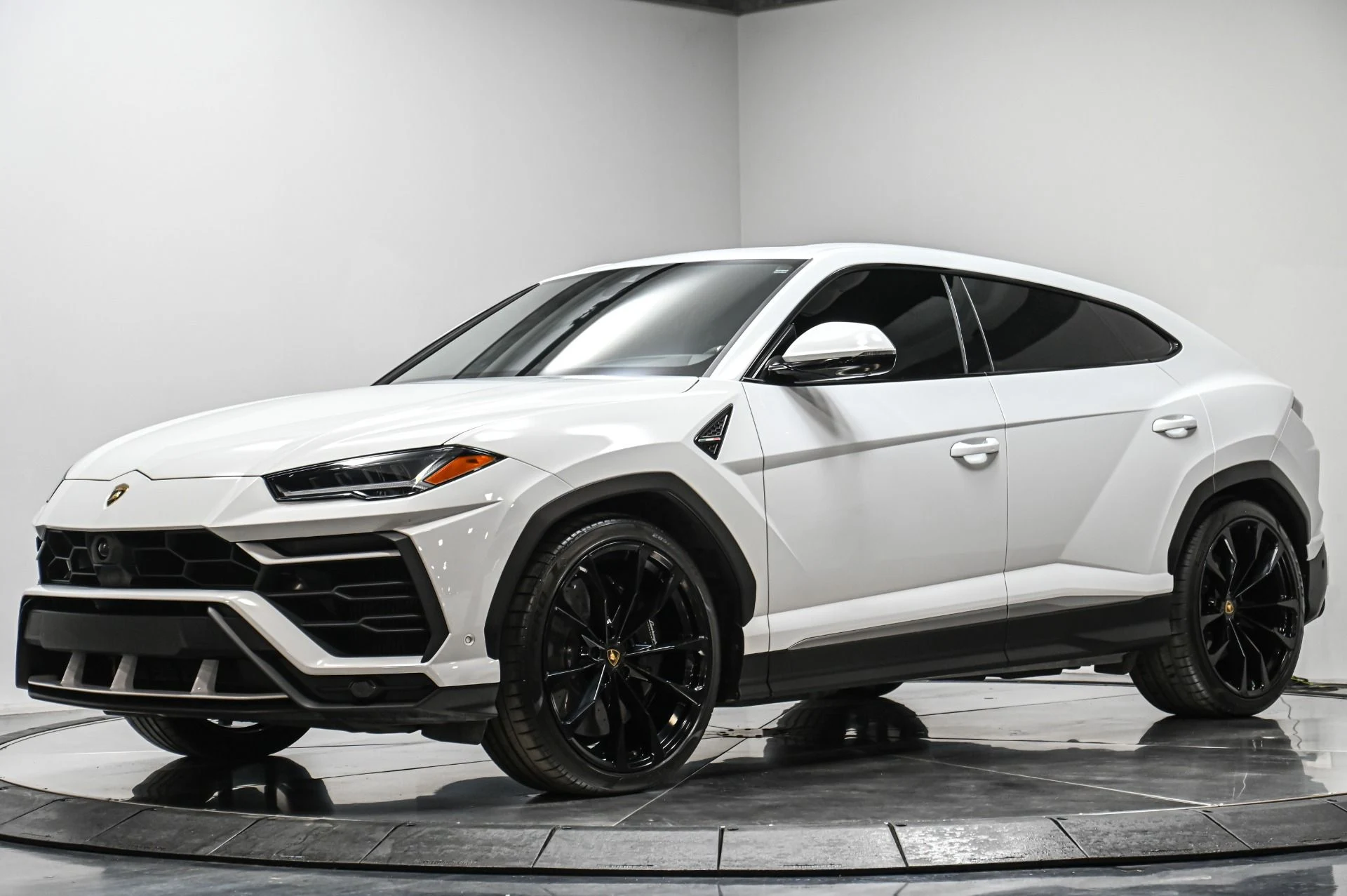 mph001_1749494924_Used_2020_Lamborghini_Urus_1770313419_8b1a1e028d