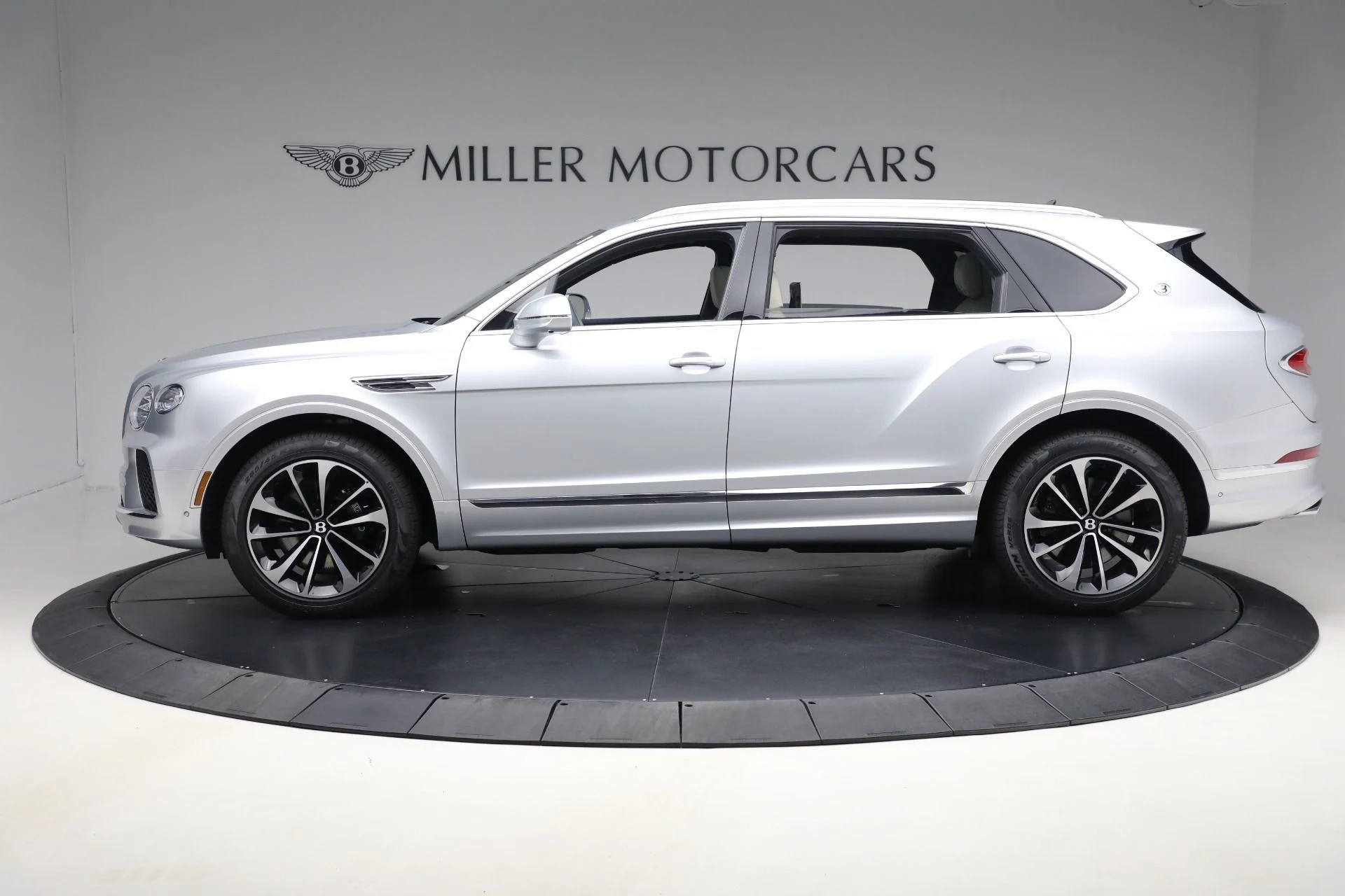 mph001_1758814098_New_2025_Bentley_Bentayga_EWB_V8_1c1ee95c10