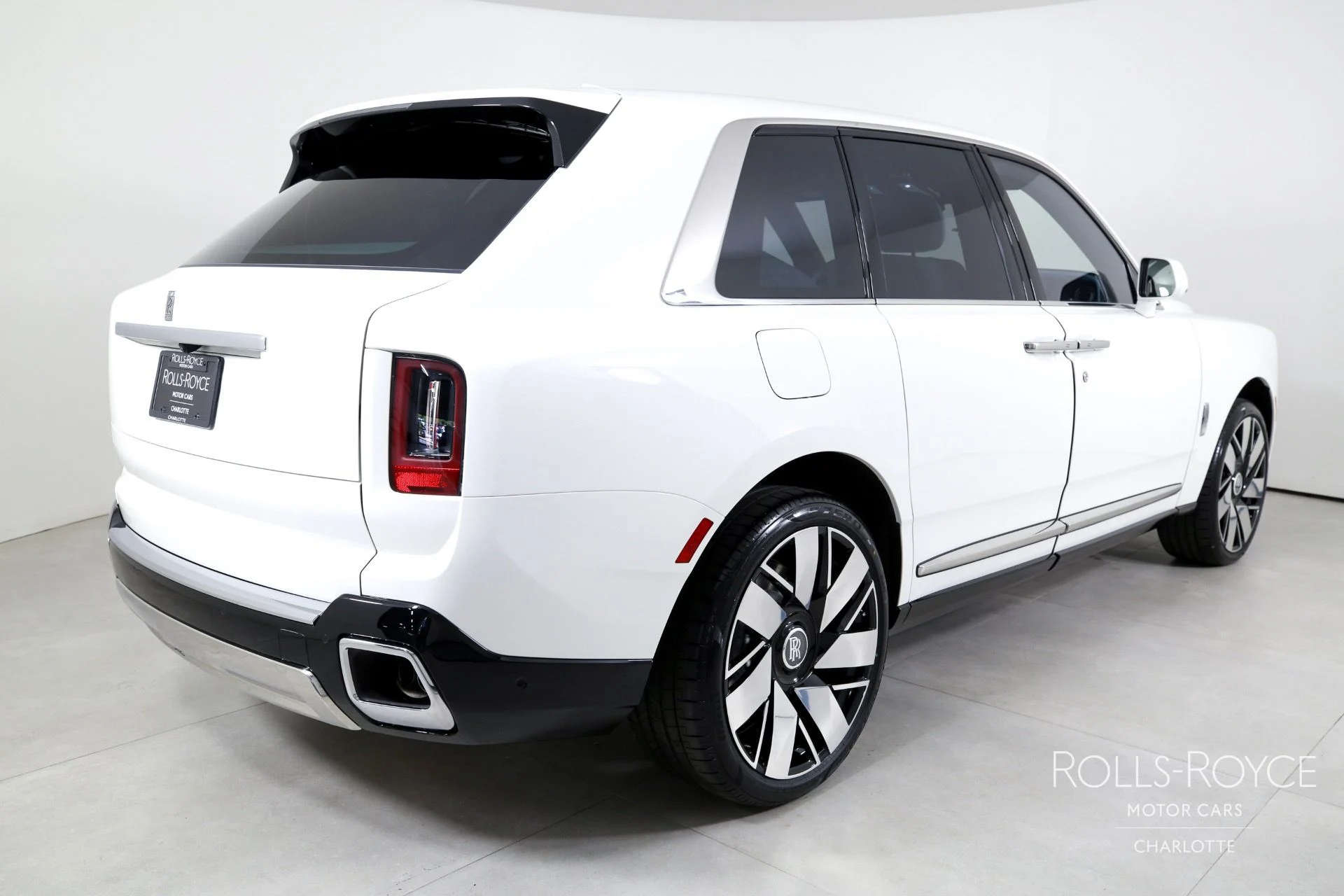 mph001_1758911983_Used_2026_Rolls_Royce_Cullinan_1759509260_ae9f8fb785