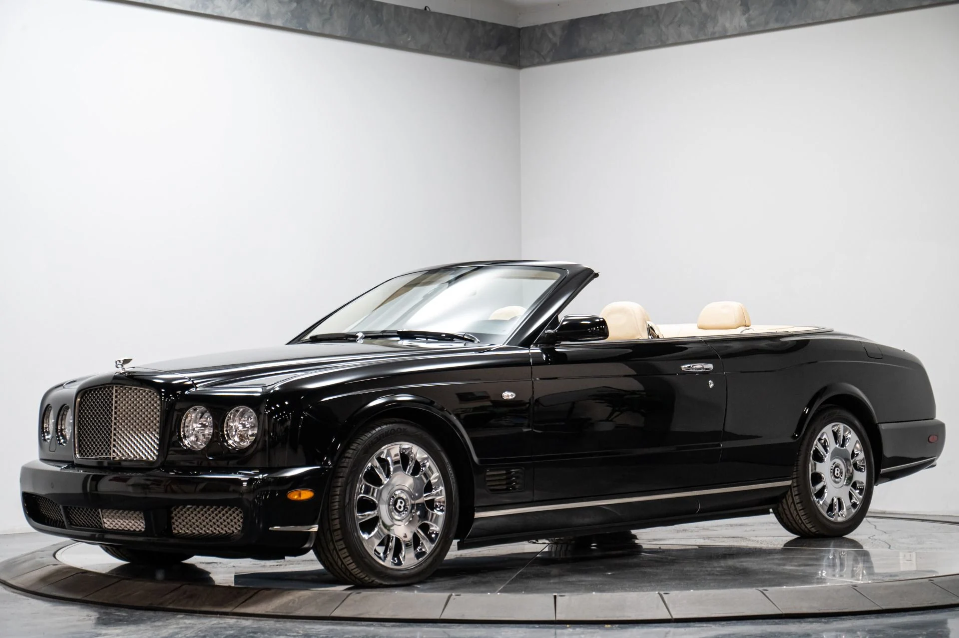 mph001_1763017917_Used_2007_Bentley_Azure_1738176520_ddcc2edea3