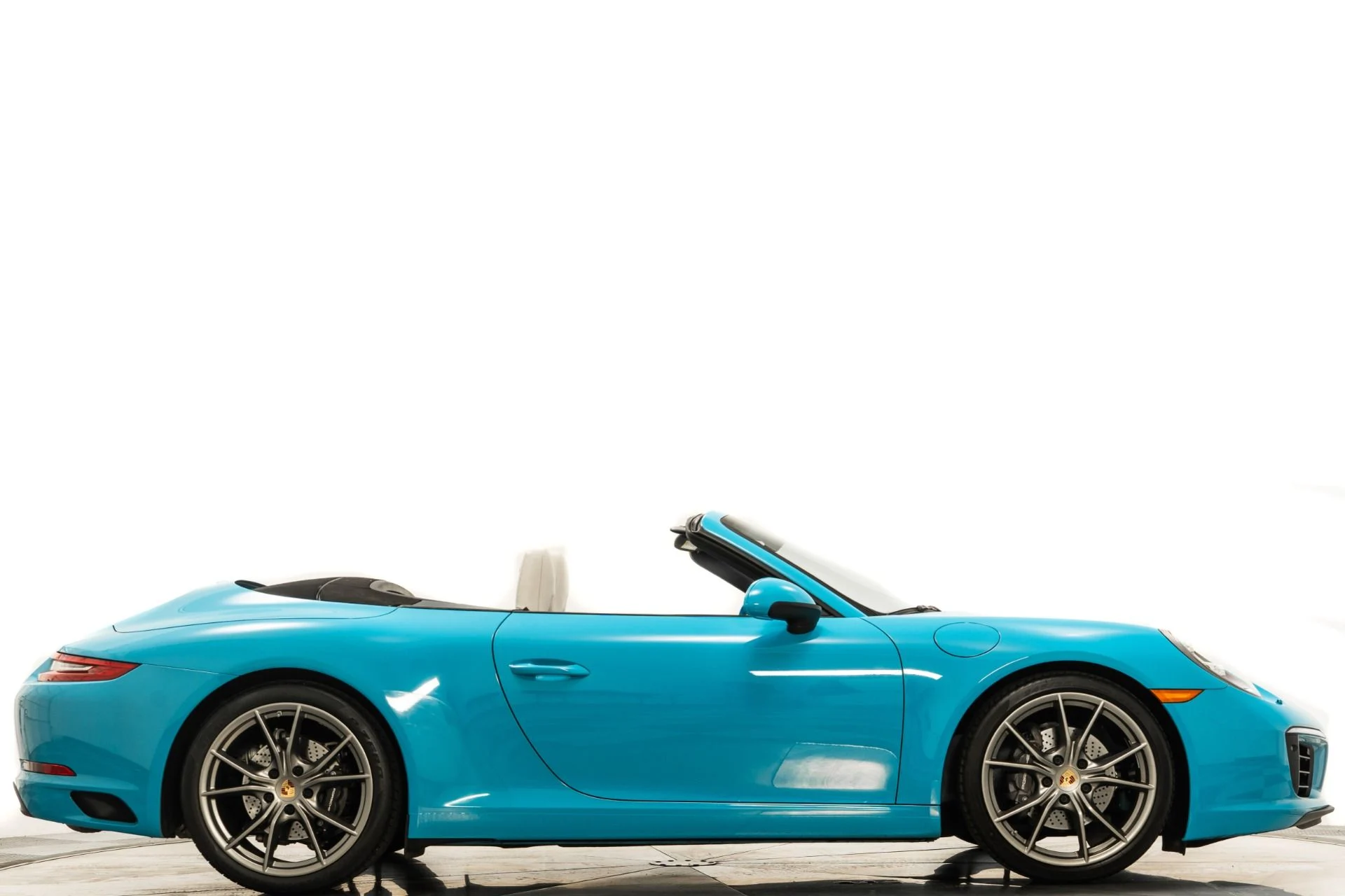 mph001_1772243753_Used_2017_Porsche_911_Carrera_Cabriolet_1757434359_1353113602