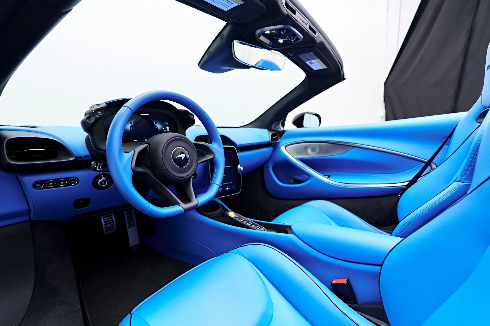 mph001_1776209560_Used_2025_Mc_Laren_Artura_Tech_Lux_1755283119_a4591c76ef