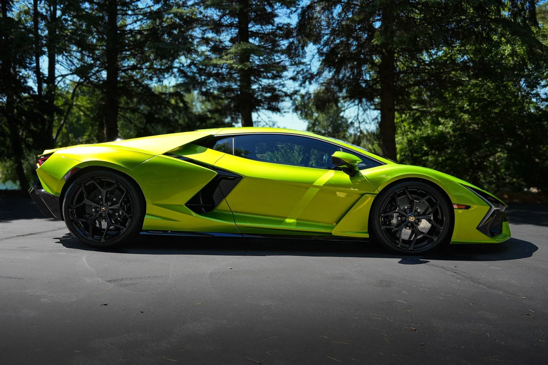 mph001_1785039066_Used_2025_Lamborghini_Revuelto_1781291405_17eff48f9b