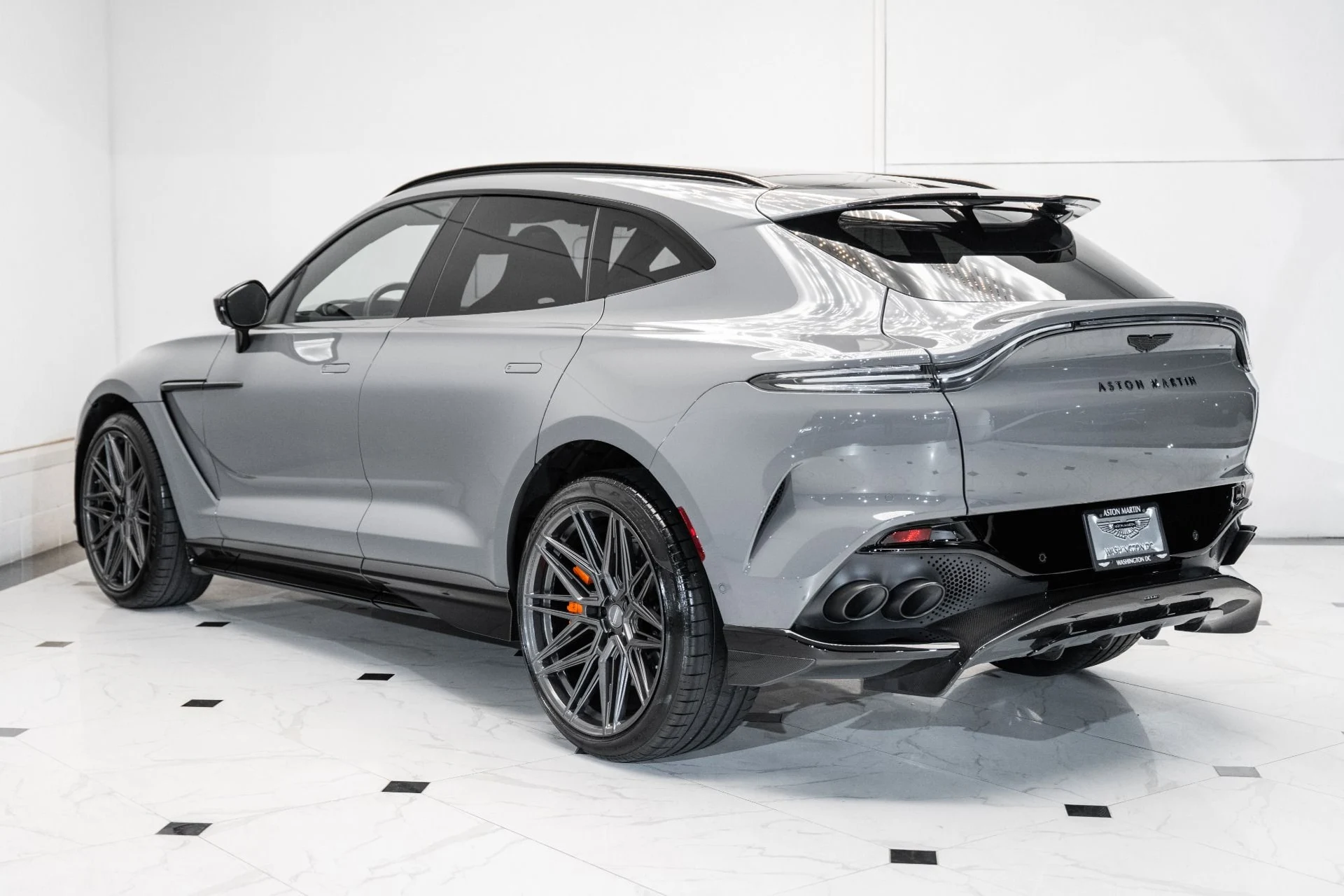 mph001_1795765442_Used_2023_Aston_Martin_DBX_707_1744811439_983f9d1ec0