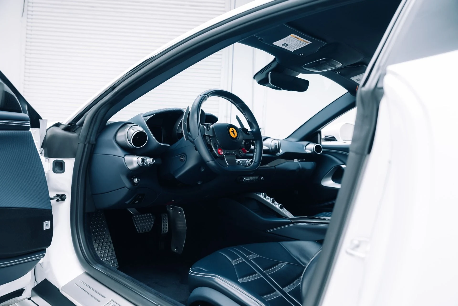 mph001_1800198640_Used_2019_Ferrari_812_Superfast_1762893591_5cbc03fdca