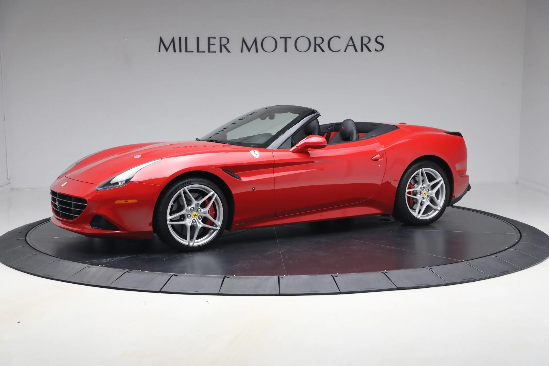 mph001_1810158320_Used_2017_Ferrari_California_T_1787347331_3559c54d52