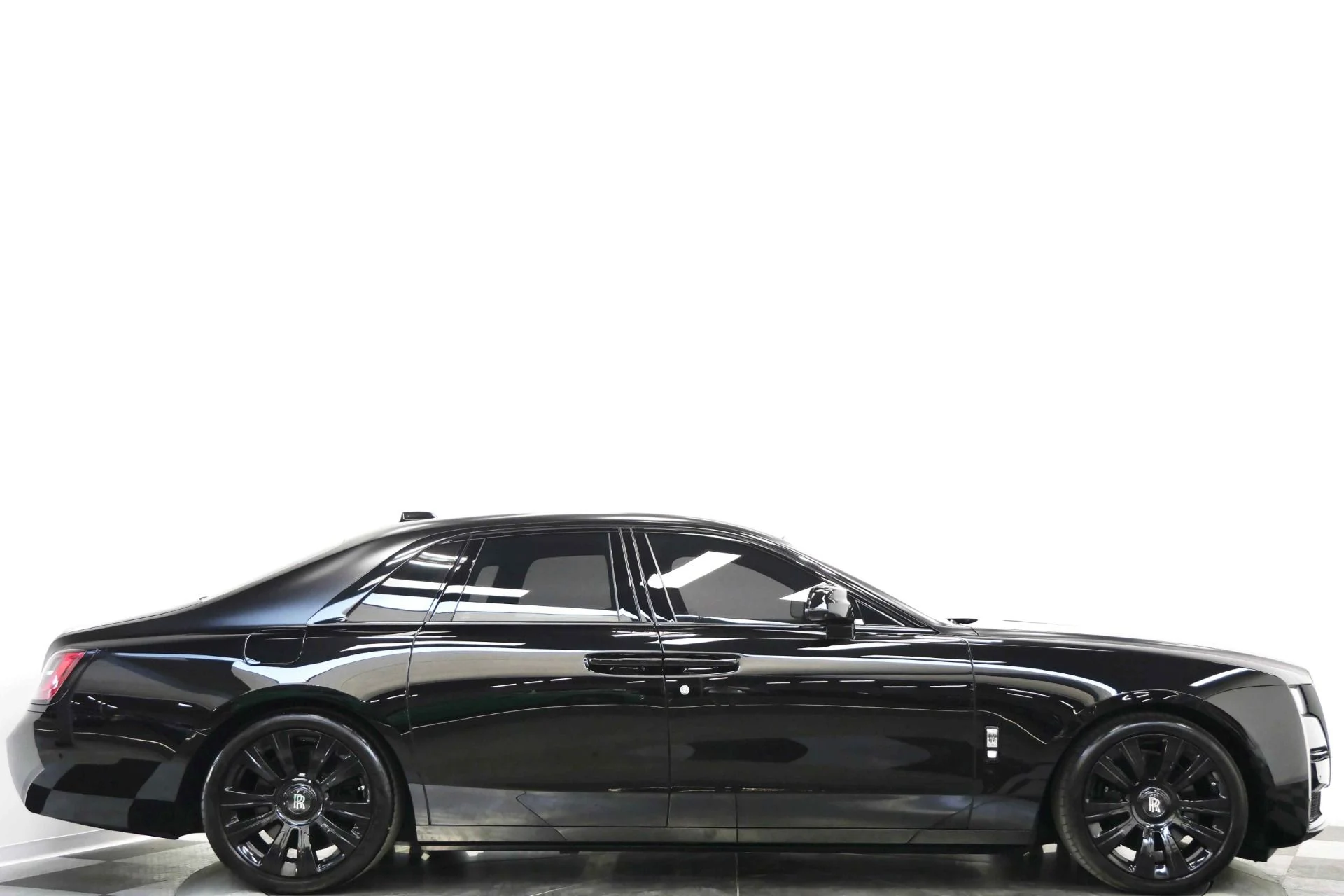 mph001_1815247745_Used_2022_Rolls_Royce_Ghost_1773938186_e228bcc892