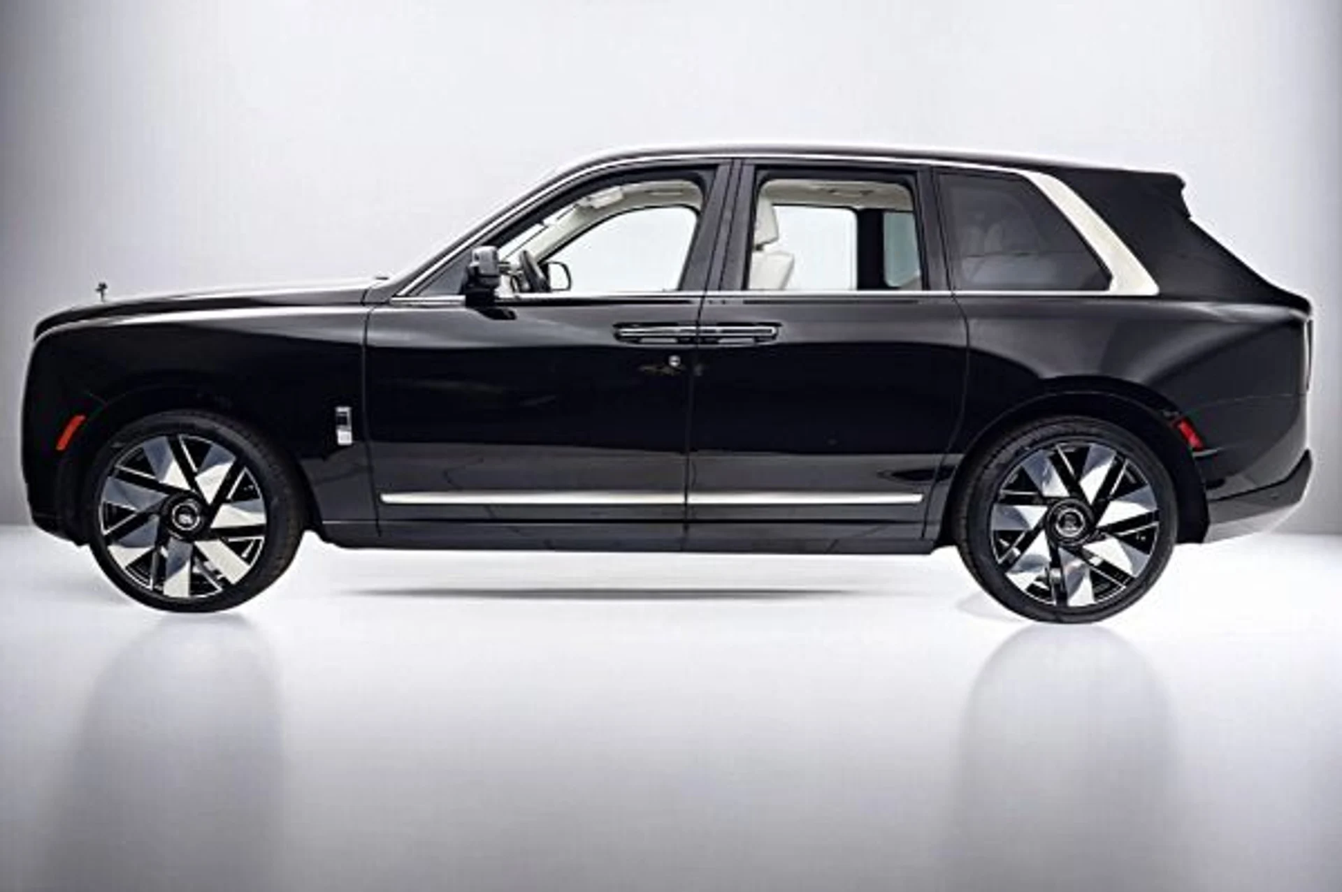 mph001_1816663720_New_2026_Rolls_Royce_Cullinan_9a54fecfc8