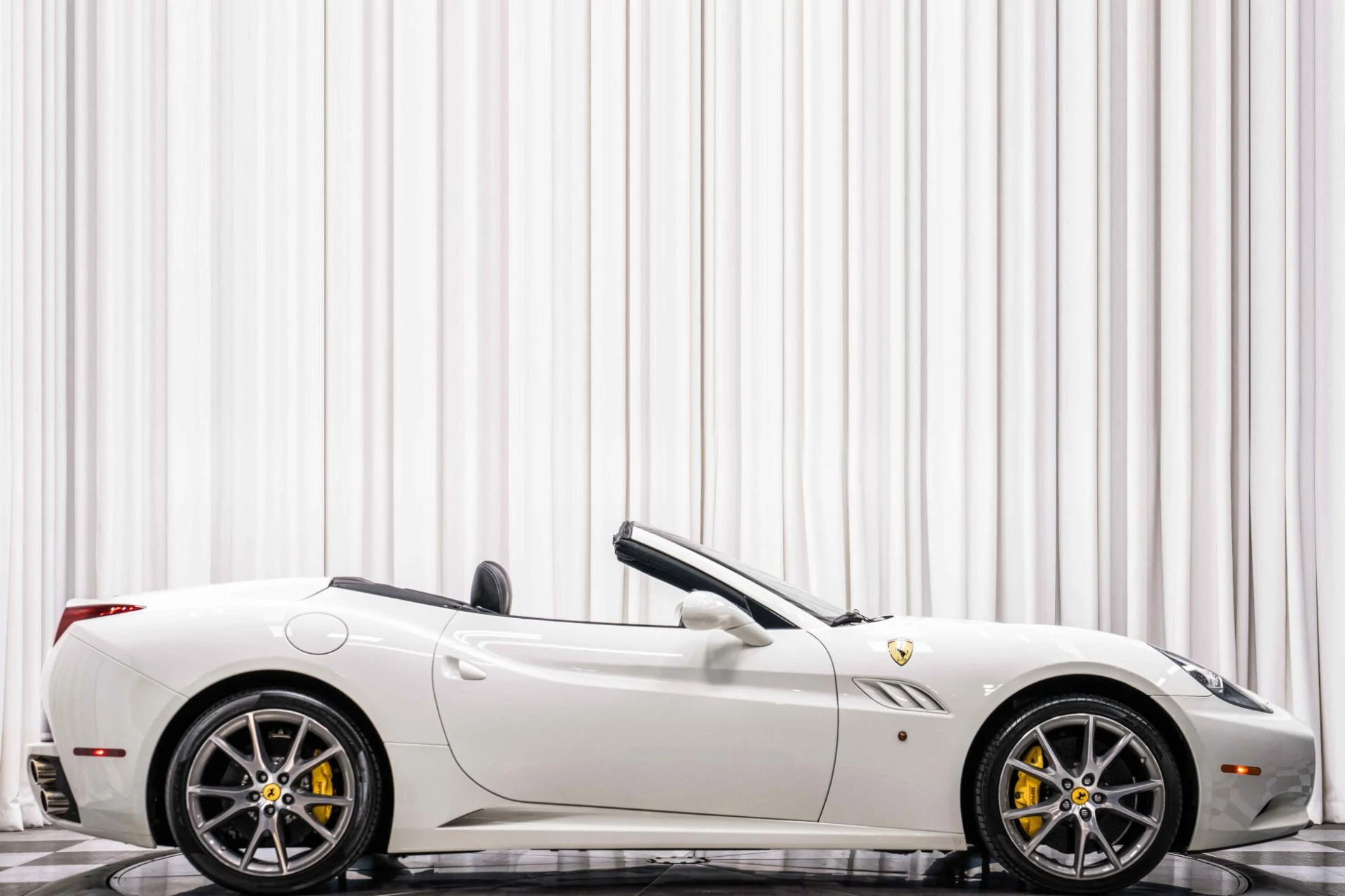 mph001_1821851569_Used_2014_Ferrari_California_1762200649_f43a366b4b