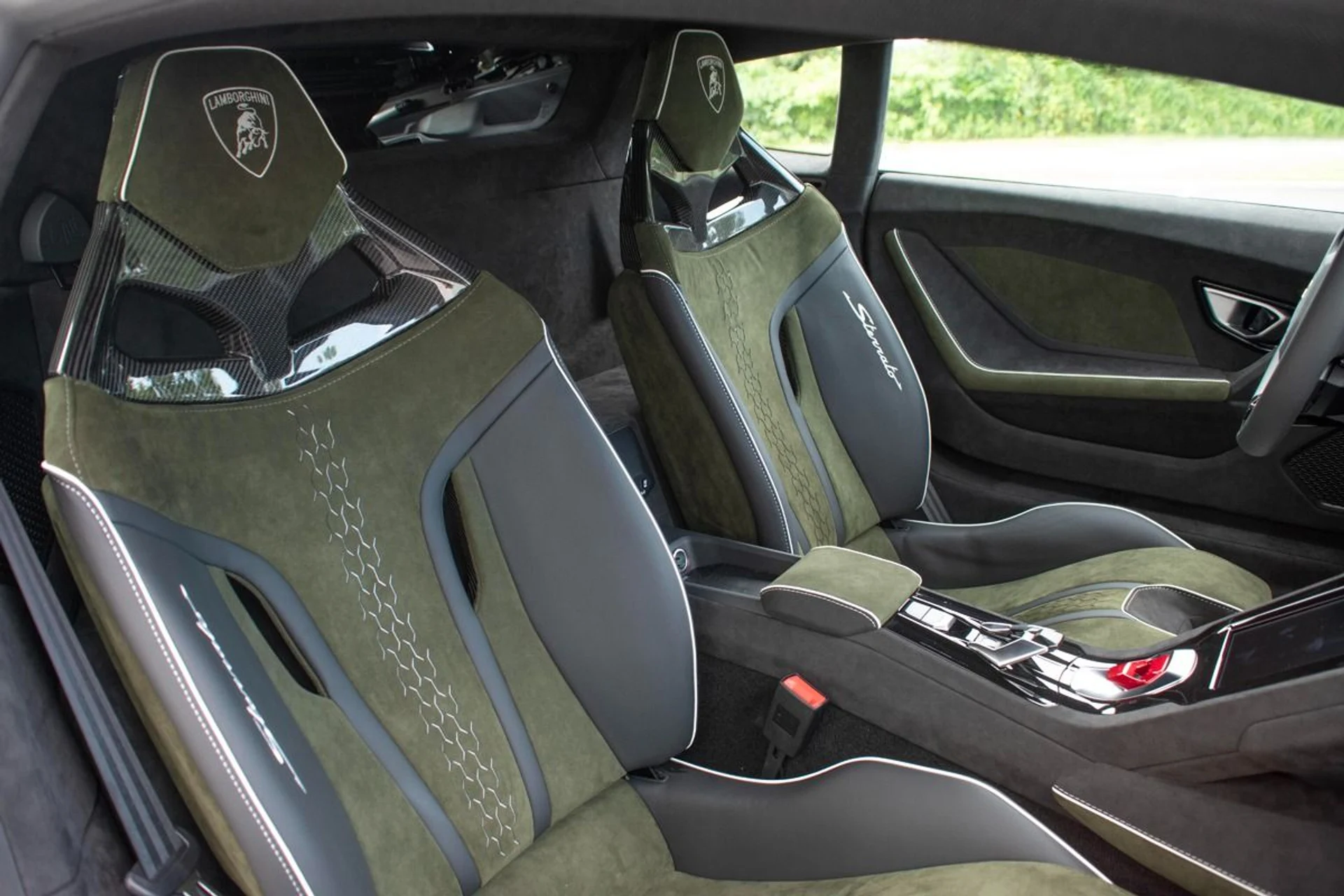 mph001_1831428155_Used_2023_Lamborghini_Huracan_Sterrato_1769868808_9248a4ad84