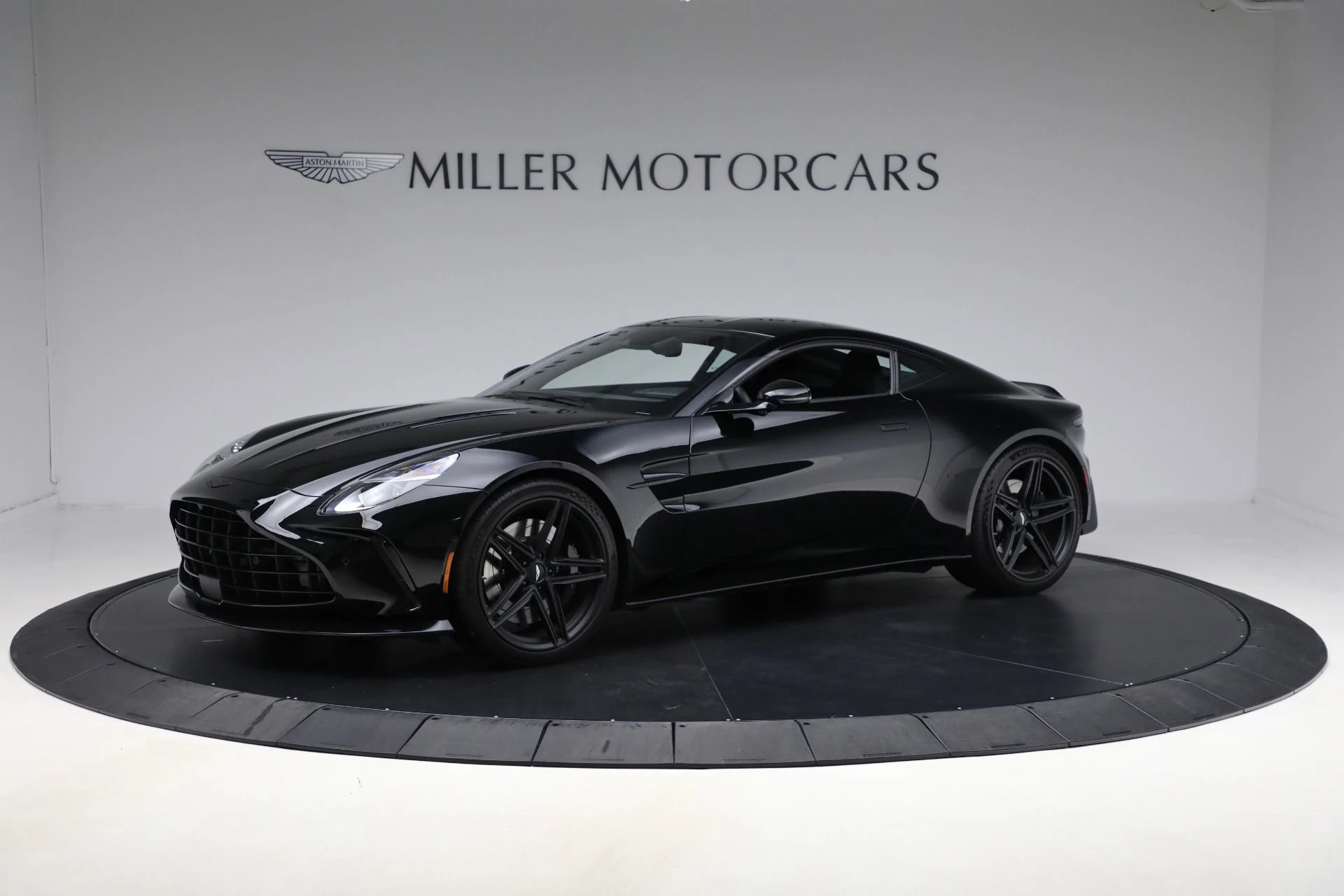 mph001_1851817957_Used_2025_Aston_Martin_Vantage_1763143757_d0302c06f6