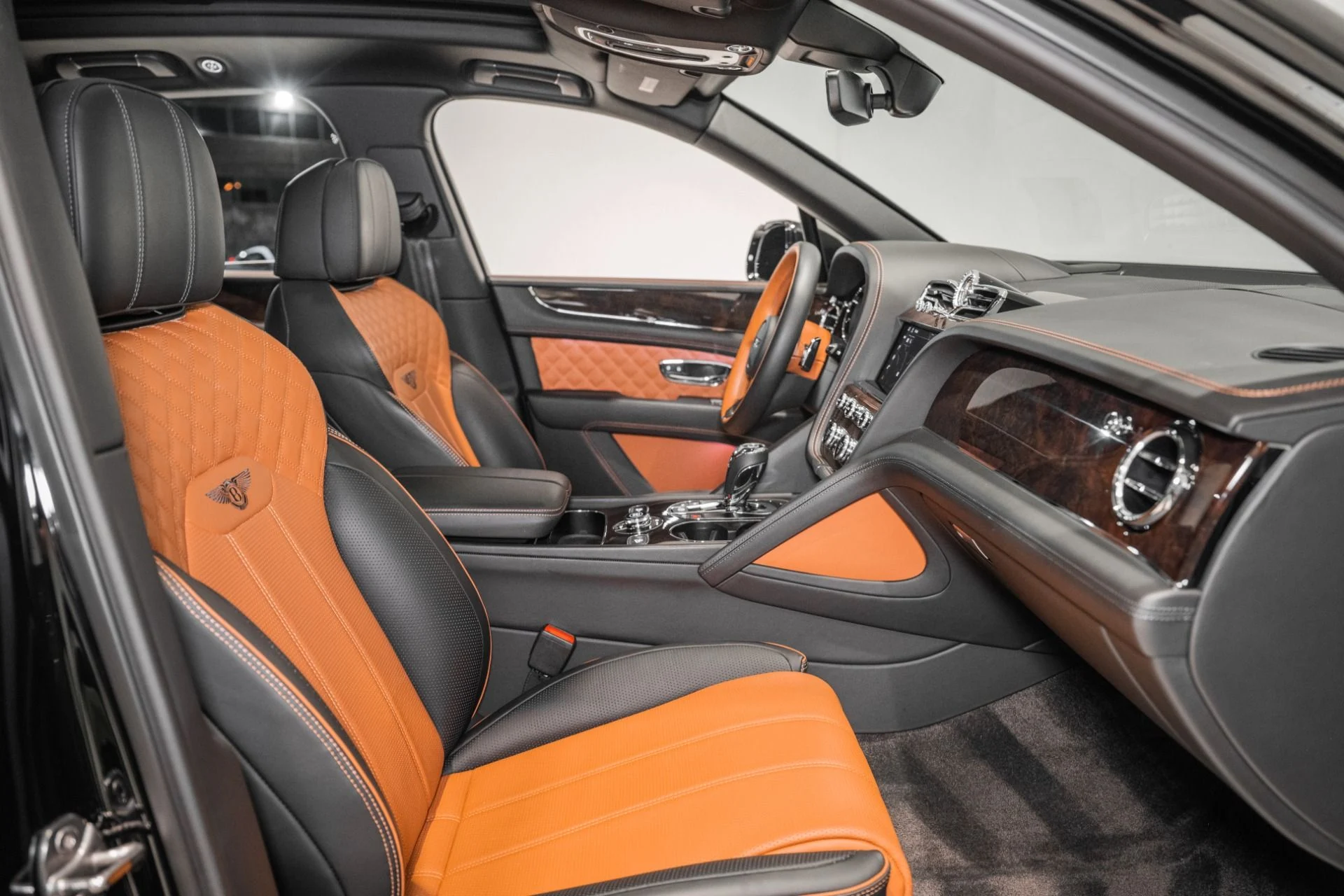 mph001_1855432729_Used_2022_Bentley_Bentayga_V8_1773164215_1be7ca3306