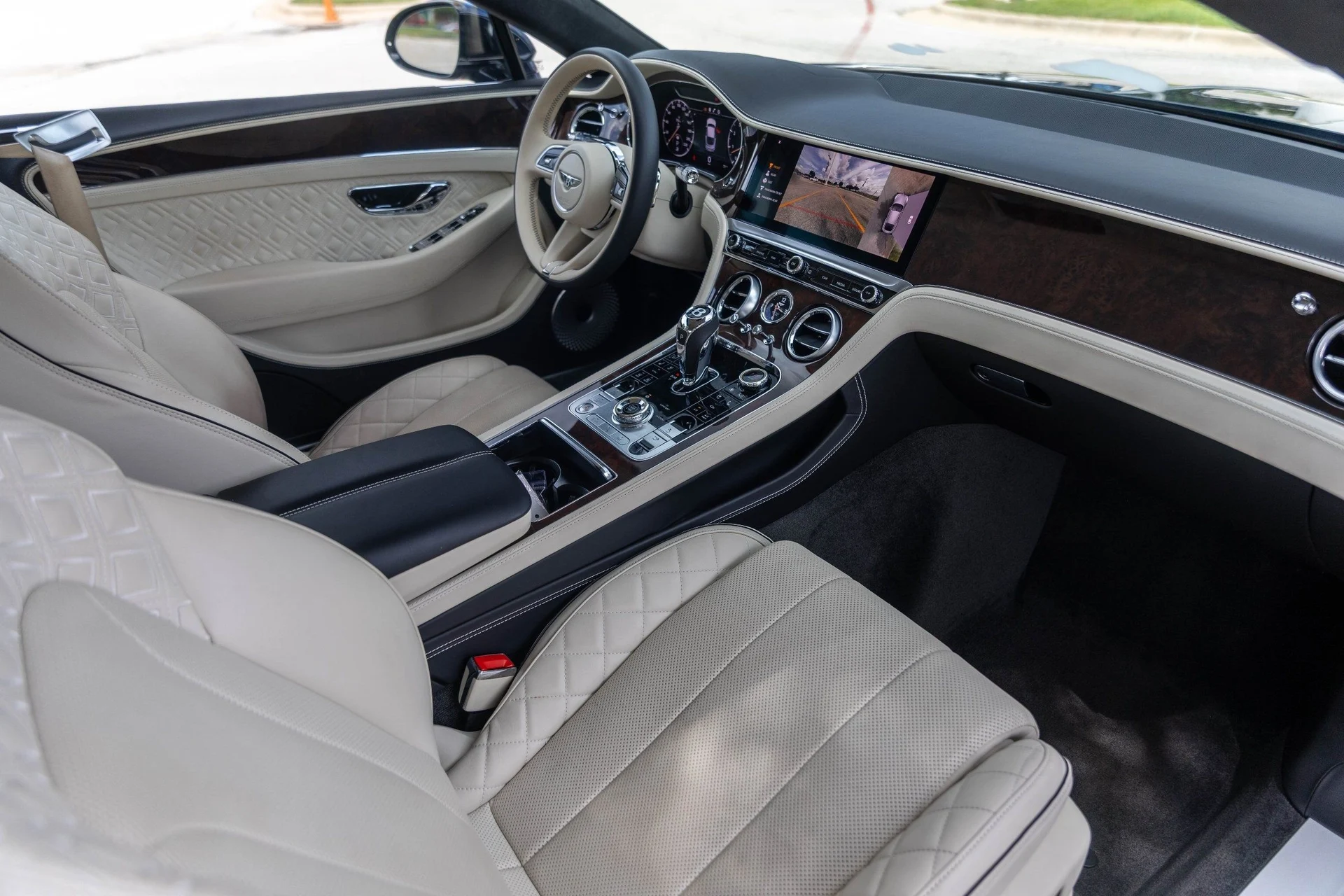 mph001_1863009675_Hi_Tech_Luxury_Imports_LLC_SCBCG_2_ZG_6_NC_090901_image_1_98ef8b975d