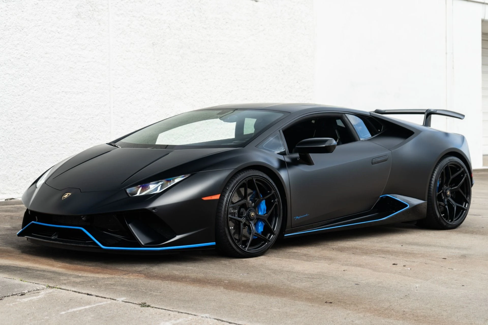mph001_1870936017_Used_2018_Lamborghini_Huracan_LP_640_4_Performante_1776702980_ab98cd0b69