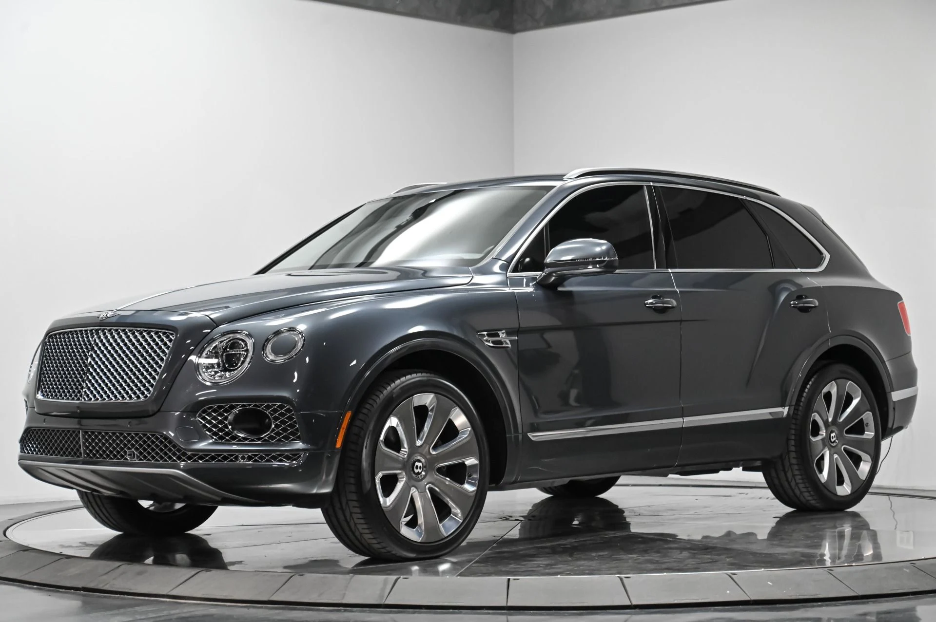 mph001_1874501905_Used_2018_Bentley_Bentayga_Mulliner_1757623264_2b1f84df58