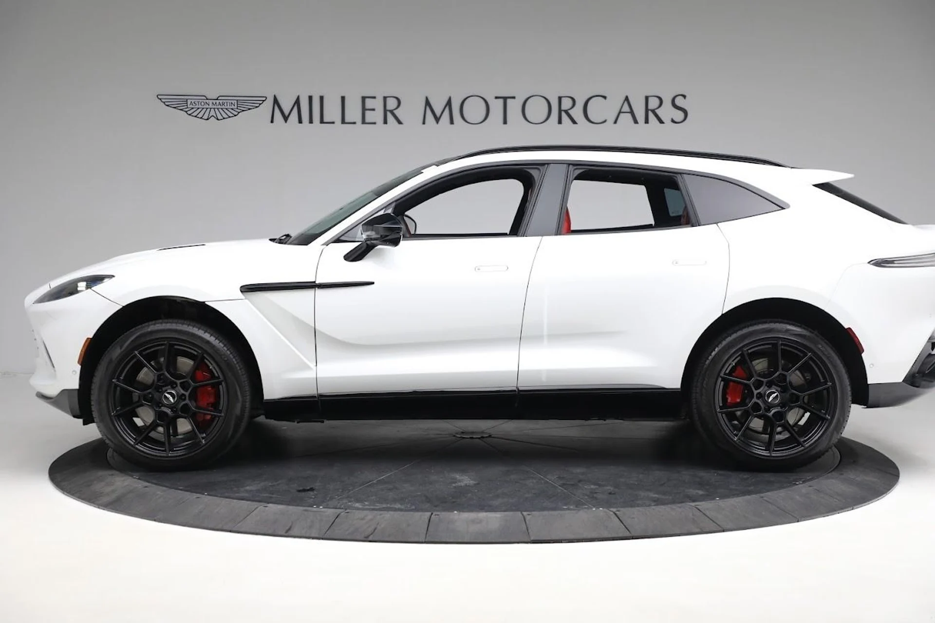 mph001_1876250658_Used_2021_Aston_Martin_DBX_1785417745_62f3d529a9