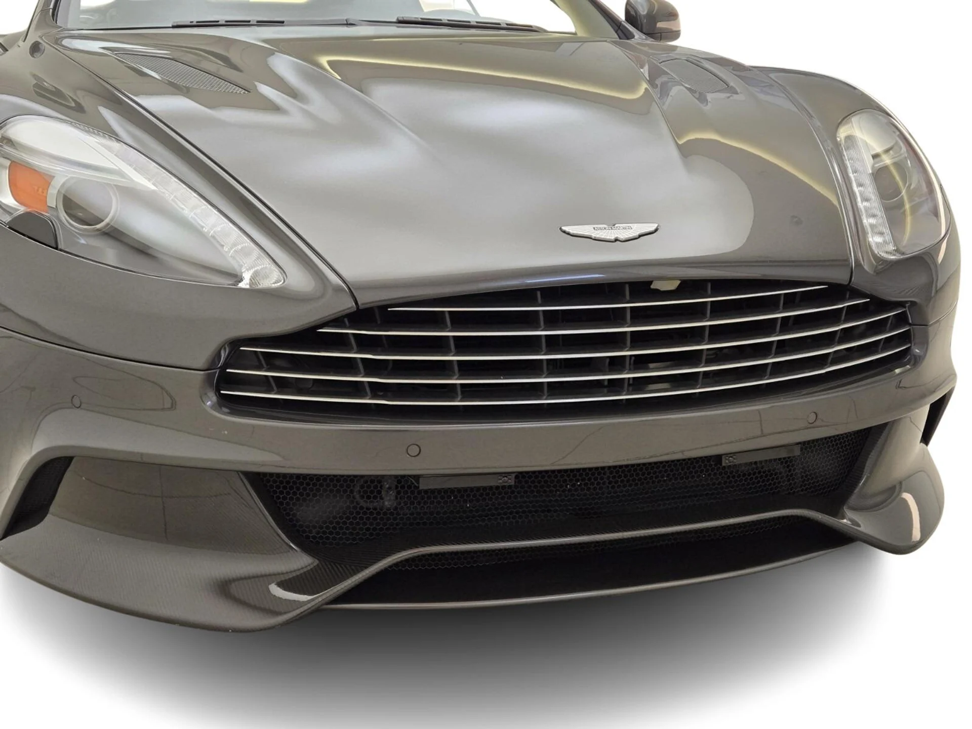 mph001_1878338705_Used_2015_Aston_Martin_Vanquish_Volante_1756882921_cc6b747aa9