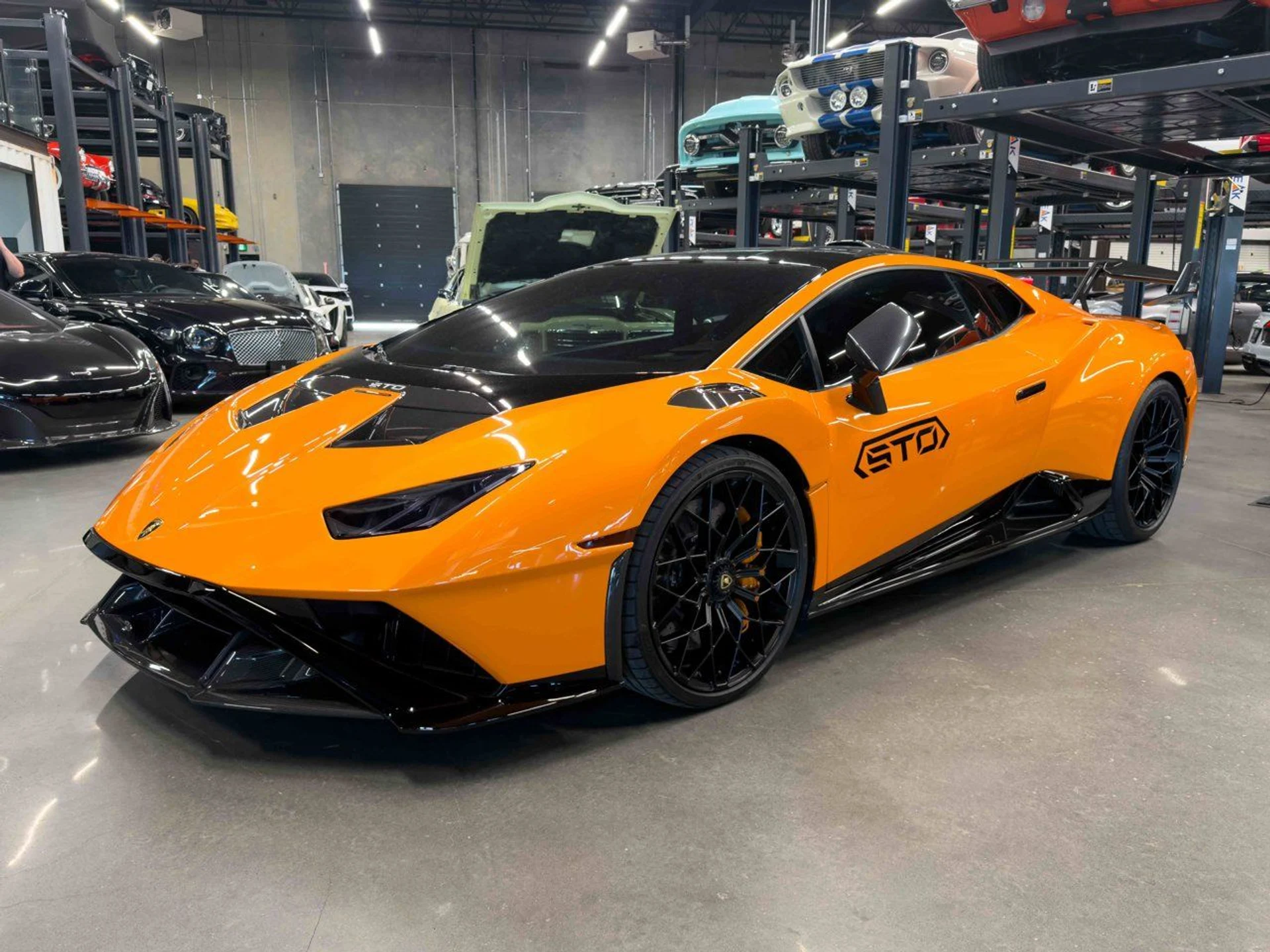 mph001_1879580788_lamborghini_huracan_2022_65165f5611