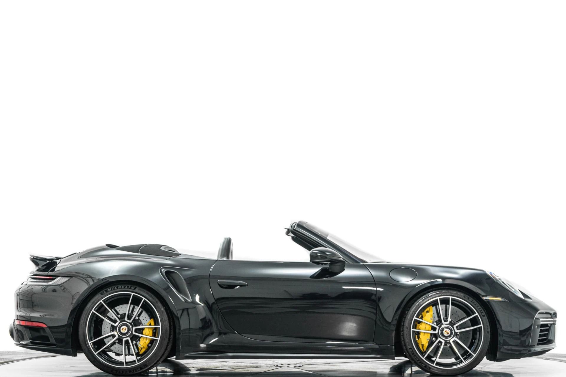 mph001_1887429093_Used_2021_Porsche_911_Turbo_S_Cabriolet_Sport_Exhaust_Front_Axle_Lift_PASM_Suspension_1778269772_c0ad5d5504