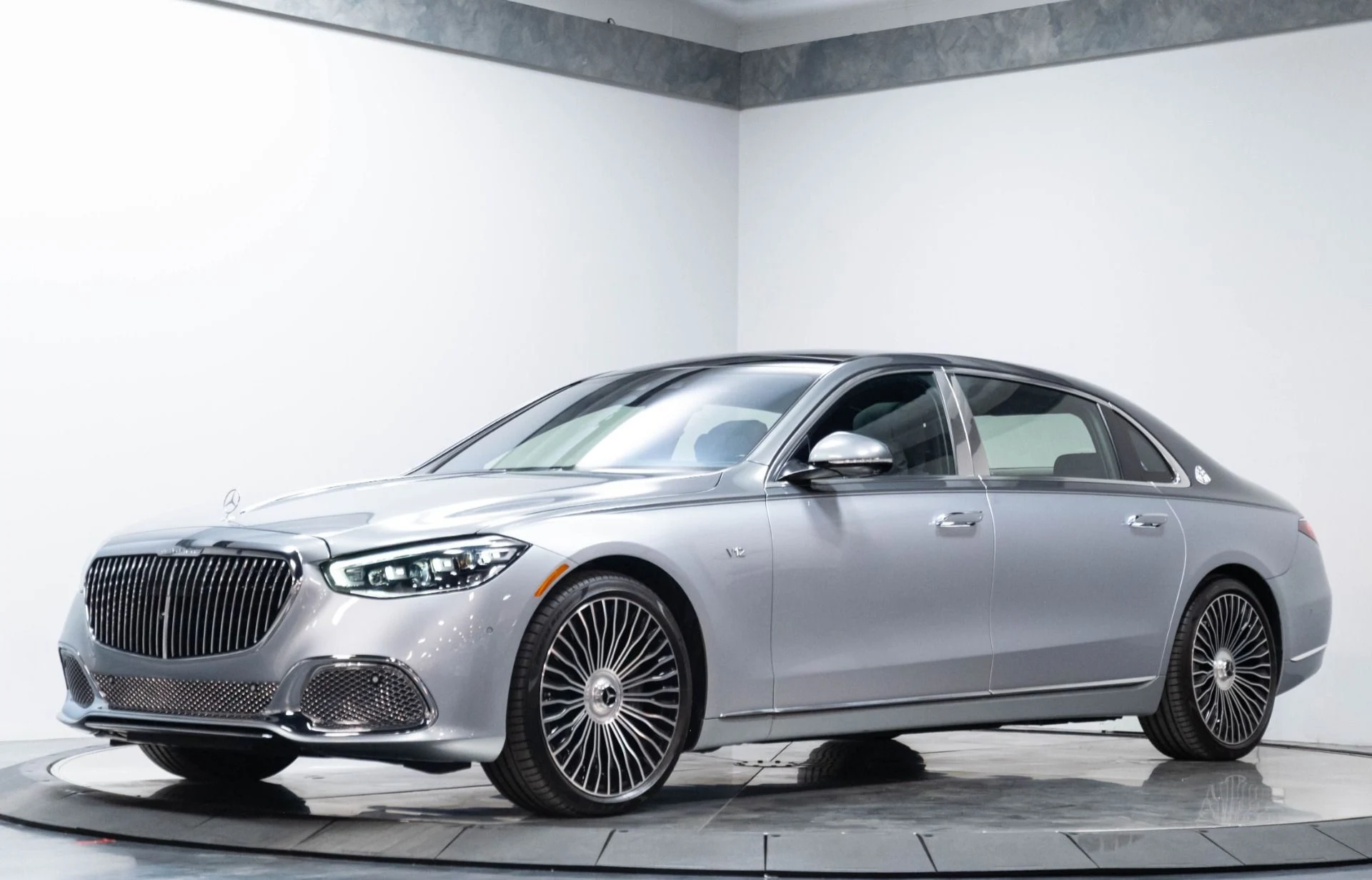 mph001_1888119676_Used_2024_Mercedes_Benz_S_Class_Maybach_S_680_4_MATIC_1783529071_fc454c3b5e