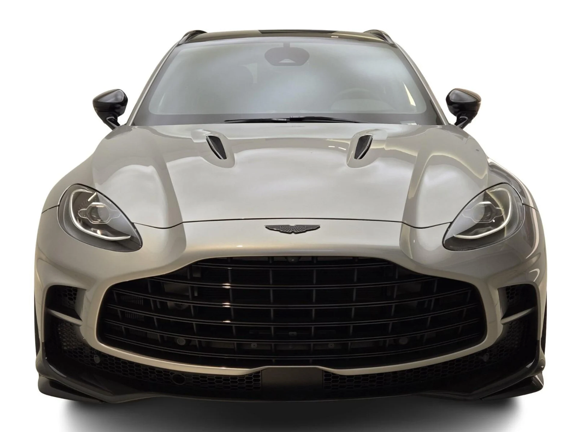 mph001_1893600442_New_2025_Aston_Martin_DBX_707_1753162745_992bf8bab0