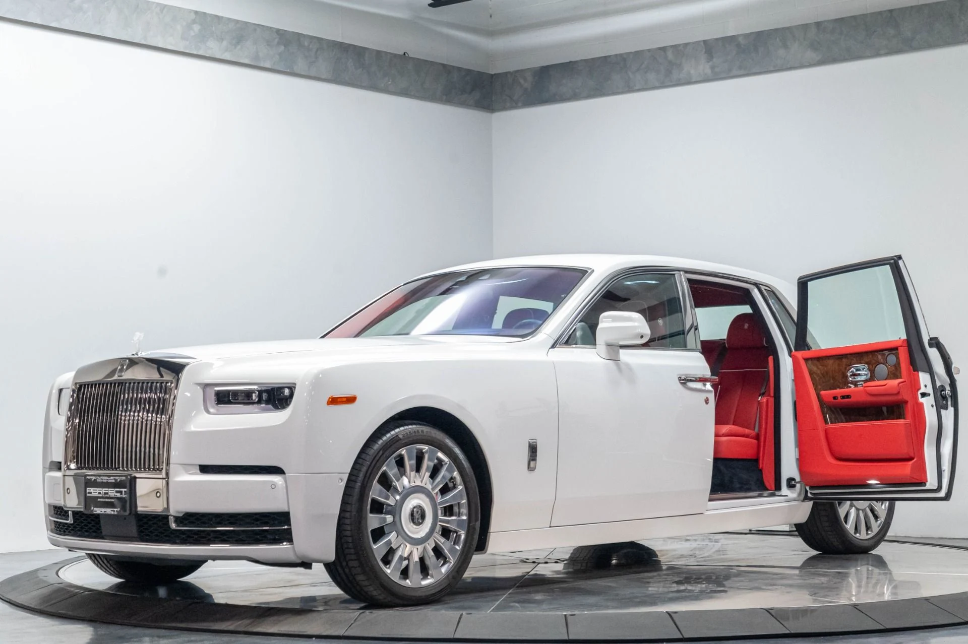 mph001_1898156886_Used_2019_Rolls_Royce_Phantom_1787167683_03944ee07e