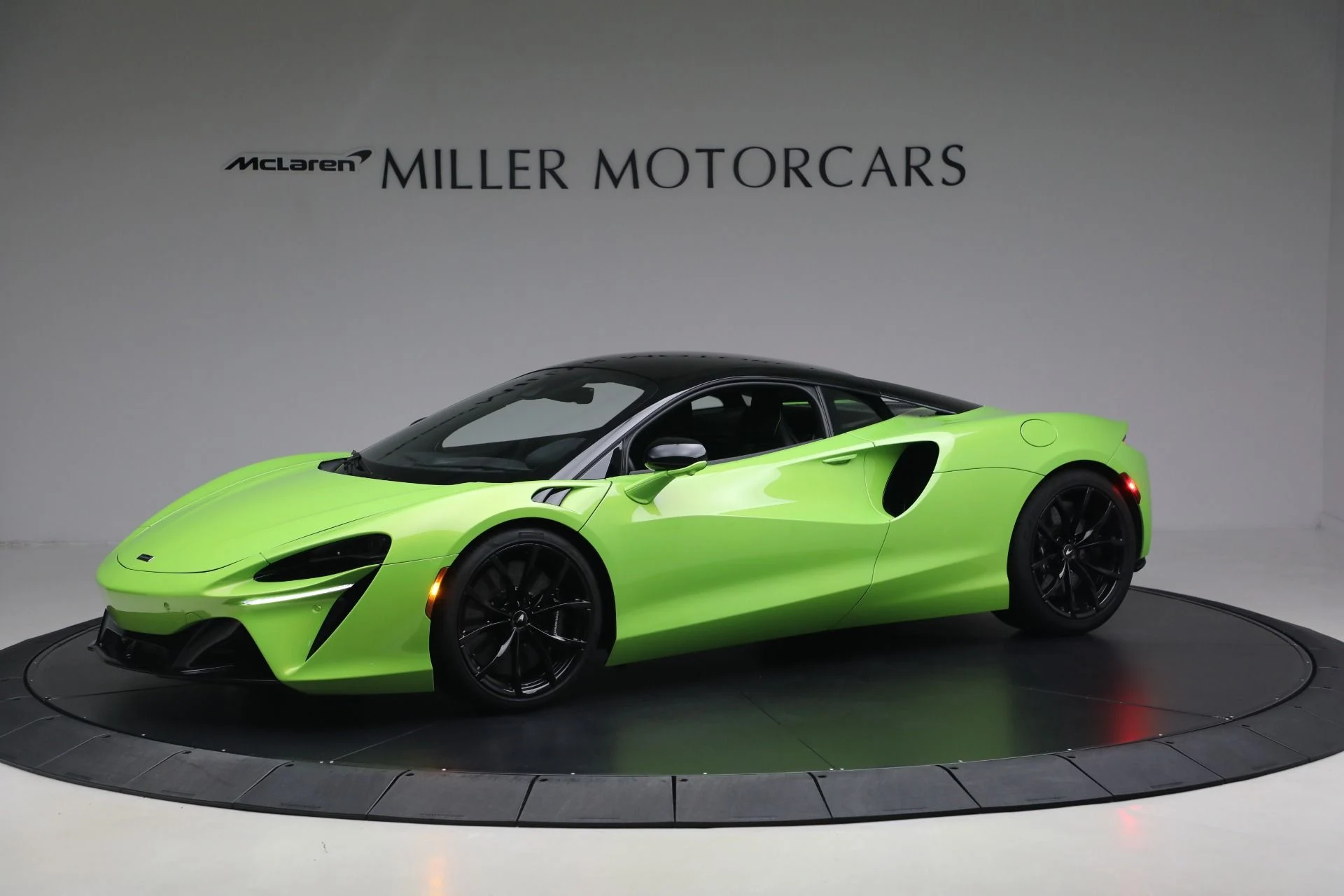 mph001_1908784120_Used_2023_Mc_Laren_Artura_Performance_01737579db