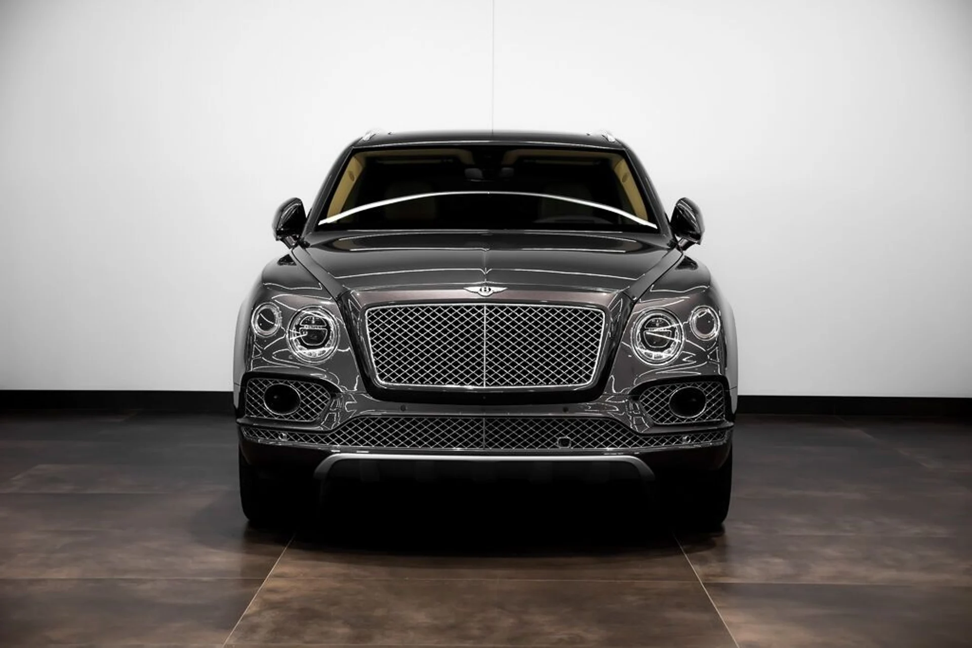 mph001_1909003210_bentley_bentayga_2017_jpg_v_1758918548_ed8dd2582f