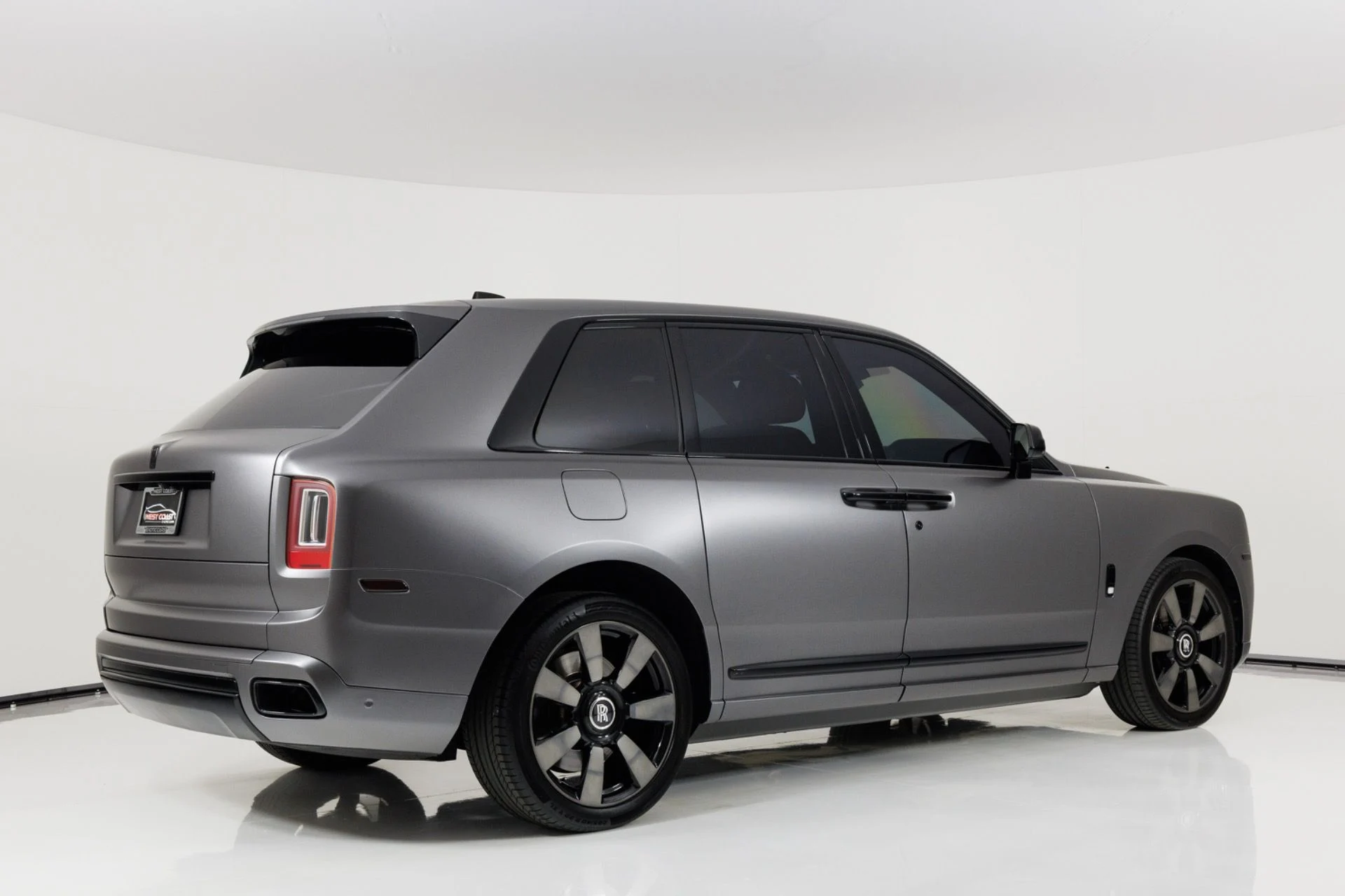 mph001_1915365274_Used_2022_Rolls_Royce_Cullinan_1775845373_a8714ad39e