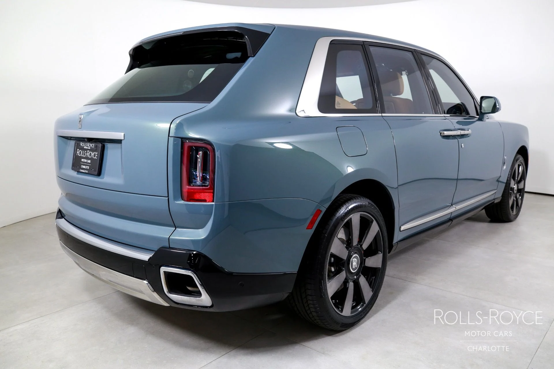 mph001_1920065231_Used_2025_Rolls_Royce_Cullinan_1759510735_ad67600d5c