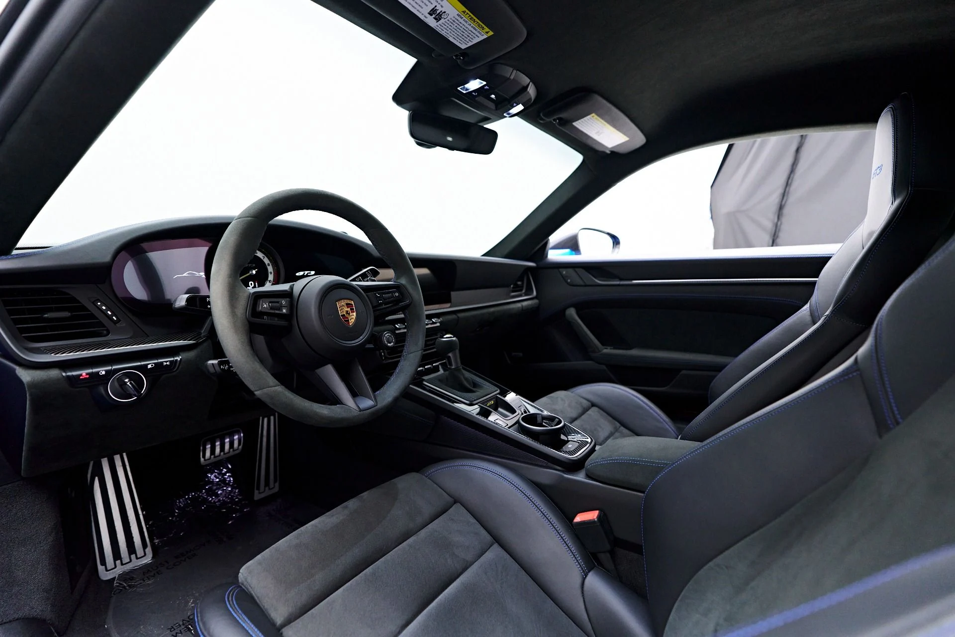 mph001_1933375111_Used_2022_Porsche_911_GT_3_1757034792_55eee24620
