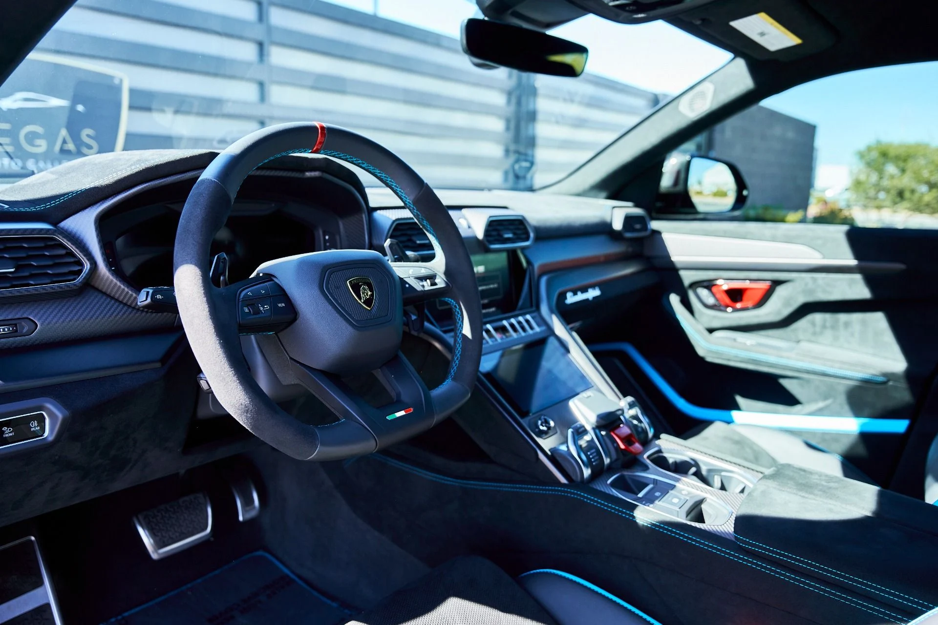 mph001_1933998211_Used_2024_Lamborghini_Urus_Performante_1773367057_cf7a53ffa9