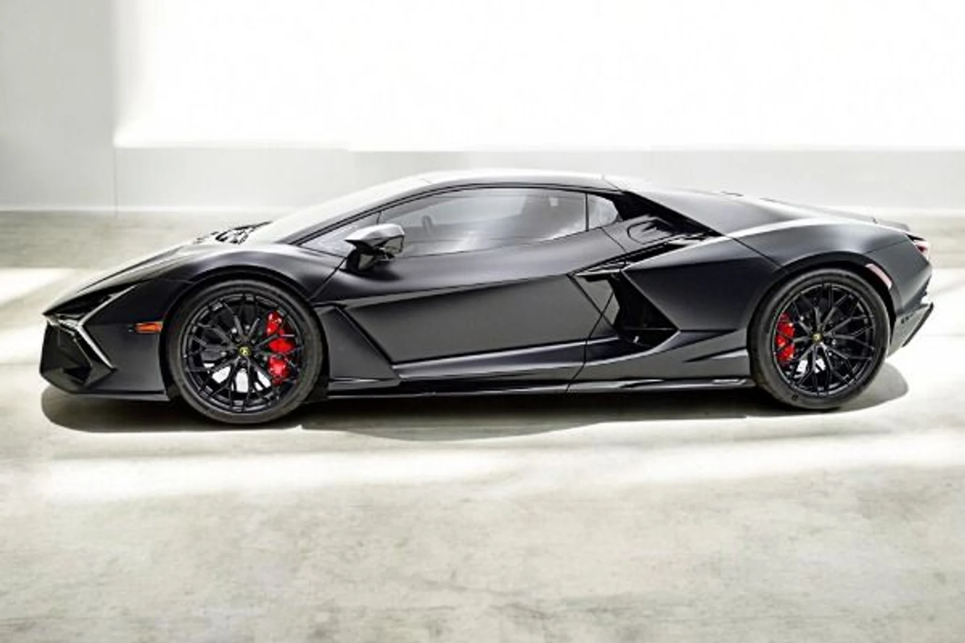 mph001_1938730087_Used_2024_Lamborghini_Revuelto_LEASE_OPTIONS_AVAILABLE_5c872cef2d
