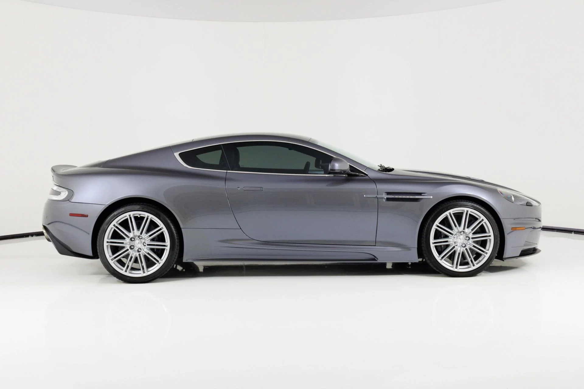 mph001_1939029250_Used_2010_Aston_Martin_DBS_1792190087_0a4a7dad6d