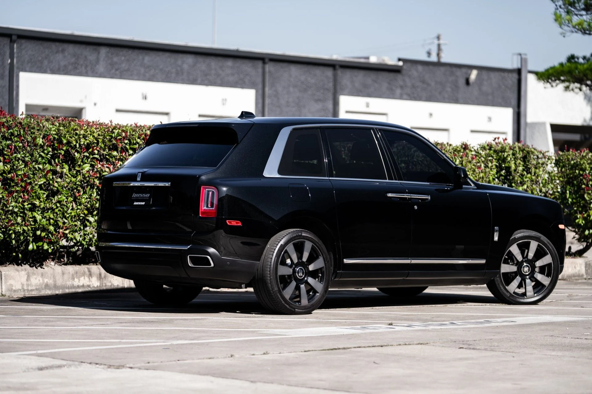 mph001_1947113342_Used_2023_Rolls_Royce_Cullinan_1765314803_3f05a4212b