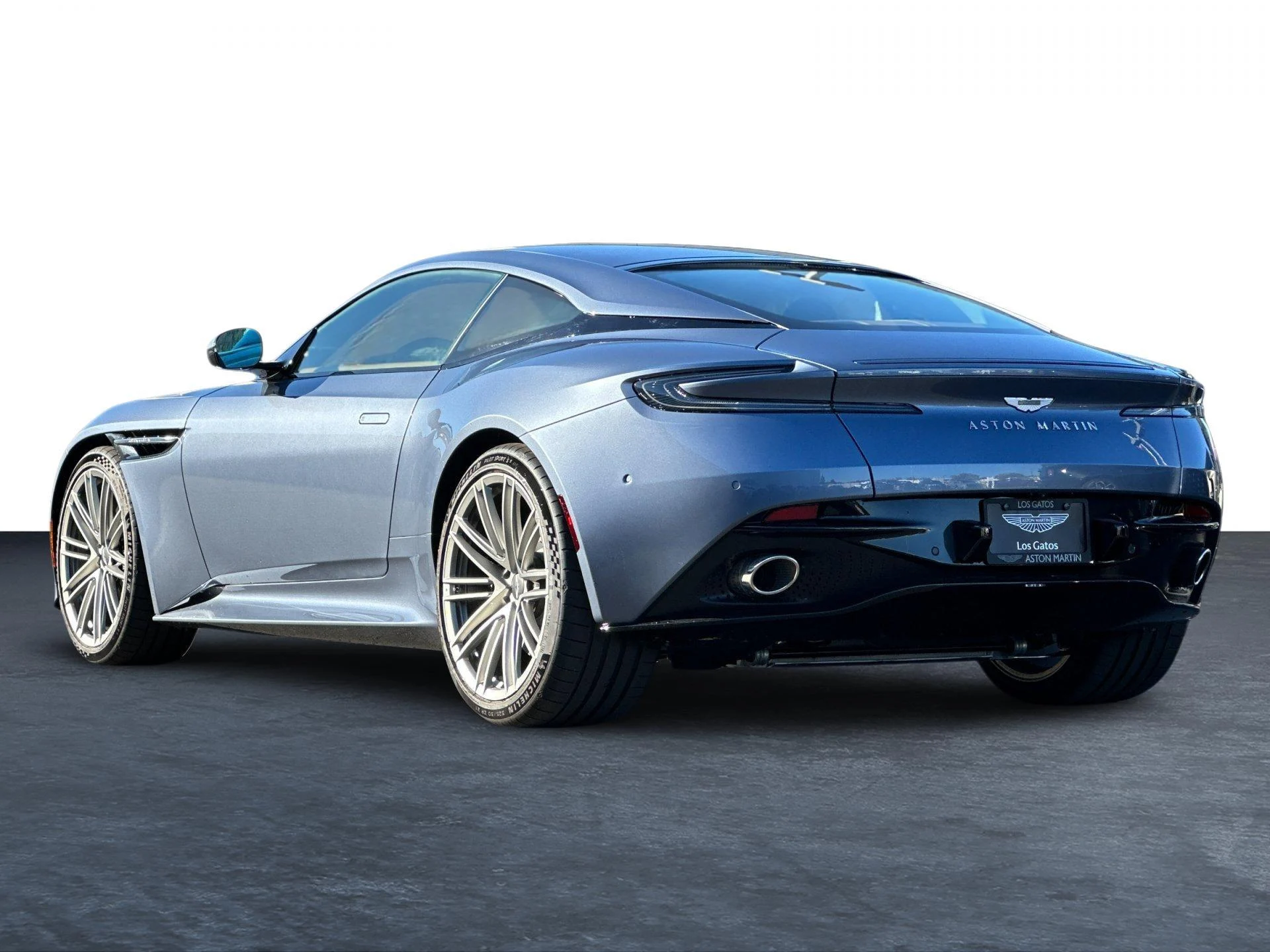 mph001_1957018184_New_2025_Aston_Martin_DB_12_1754728048_0fd959e242