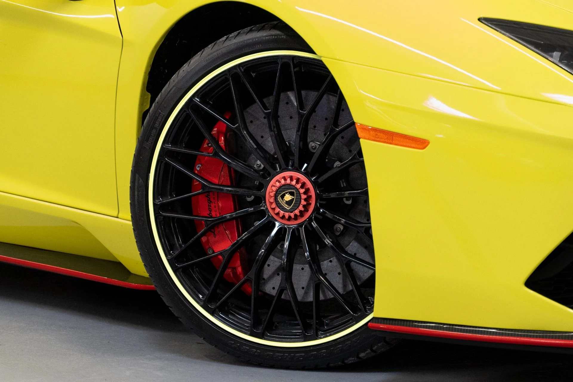 mph001_1961829475_Used_2018_Lamborghini_Aventador_LP_740_4_S_1768935849_9f6119b42a