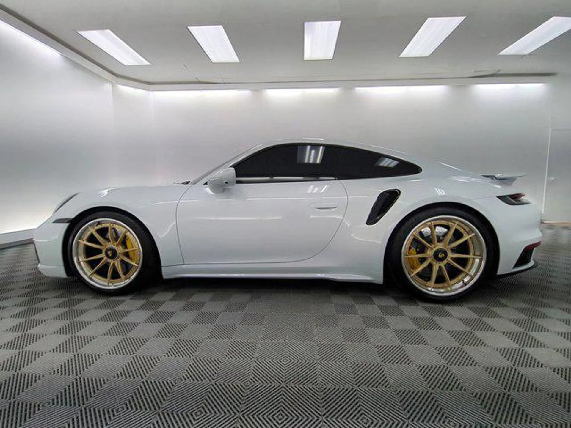 mph001_1967796702_v_TDHM_Gk6_HO_Rn_IZ_7j_H_Tn_JOUQ_4_V5c_6f72bdd1fa