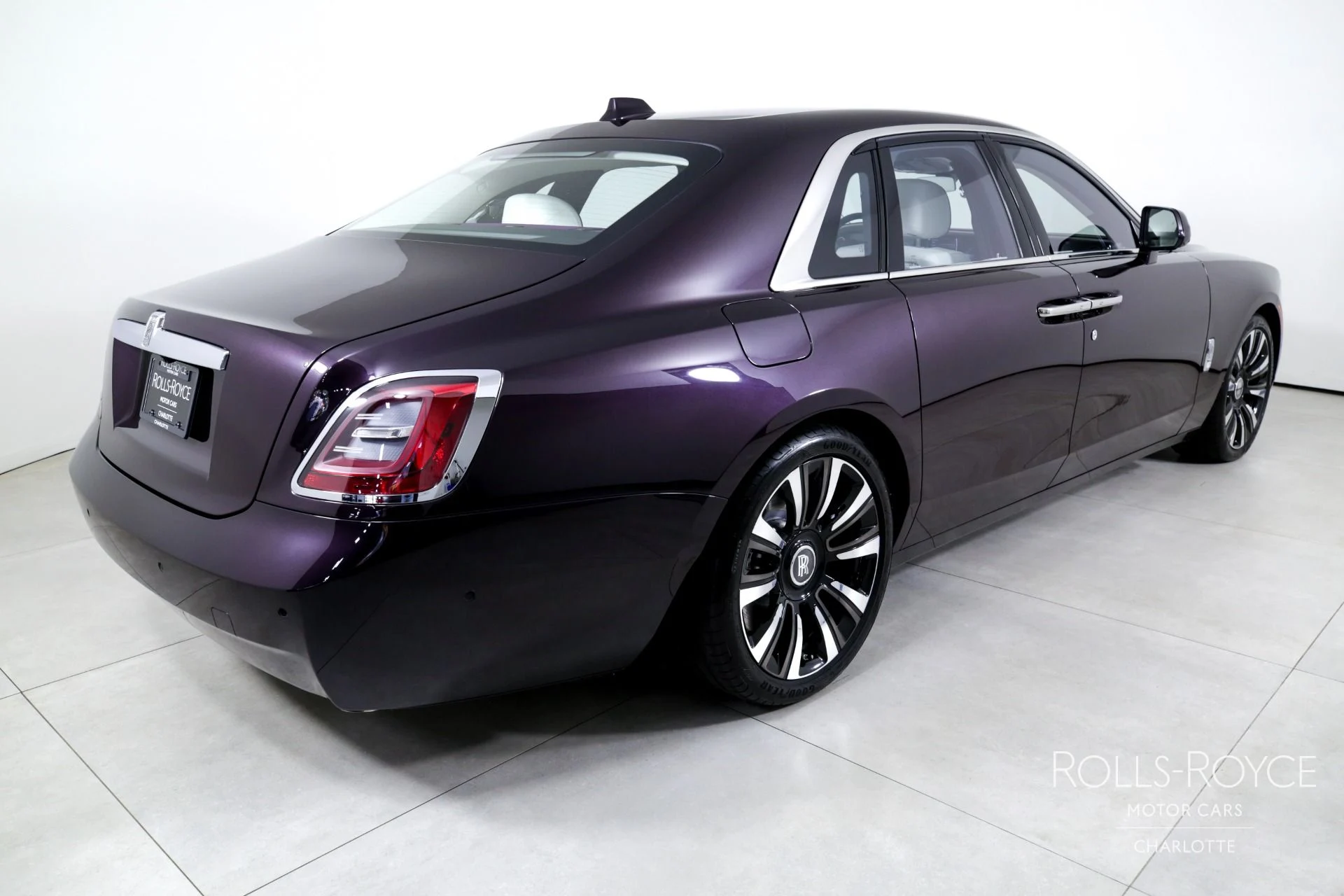 mph001_1969752866_Used_2024_Rolls_Royce_Ghost_1742826622_2e37857ee2
