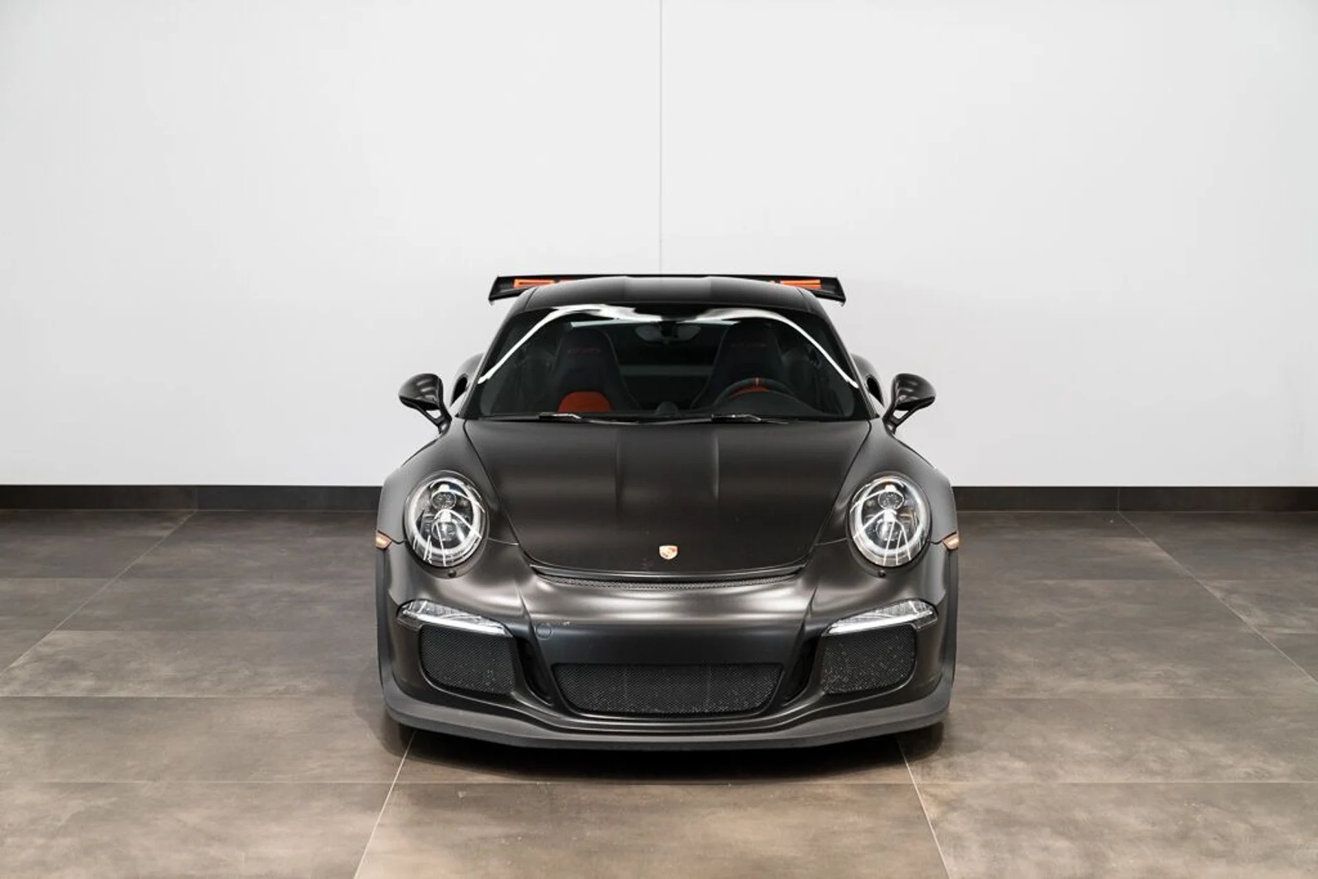 mph001_1976488292_porsche_911_2016_jpg_v_1758918548_1c786aea21