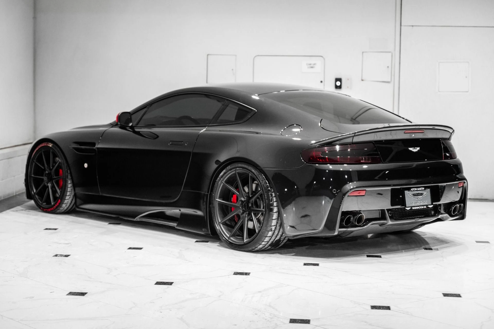 mph001_1978620104_Used_2009_Aston_Martin_V8_Vantage_1772034364_86ca0ce9b6