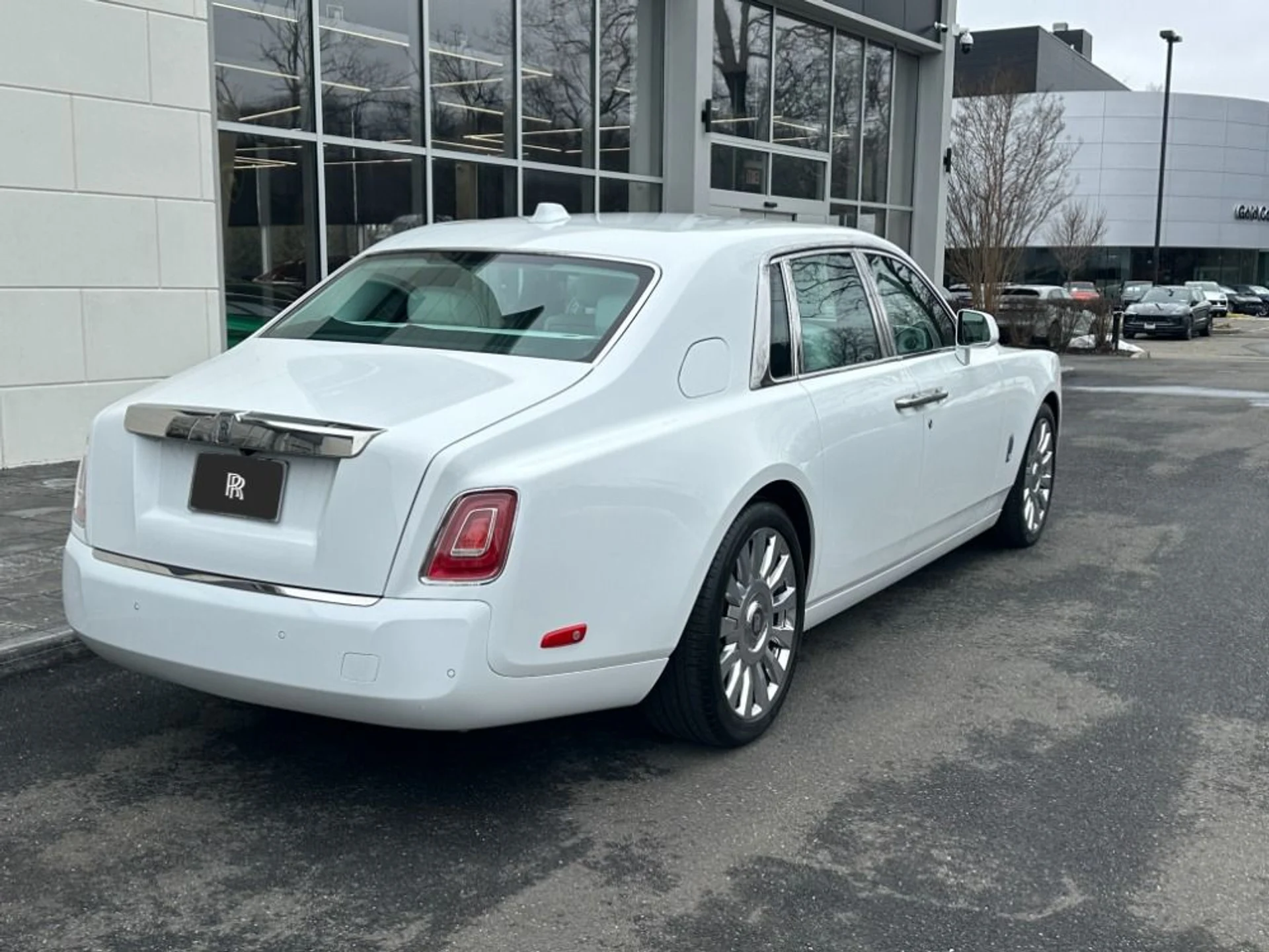 mph001_1978981871_Used_2022_Rolls_Royce_Phantom_1773436156_b727ff2345