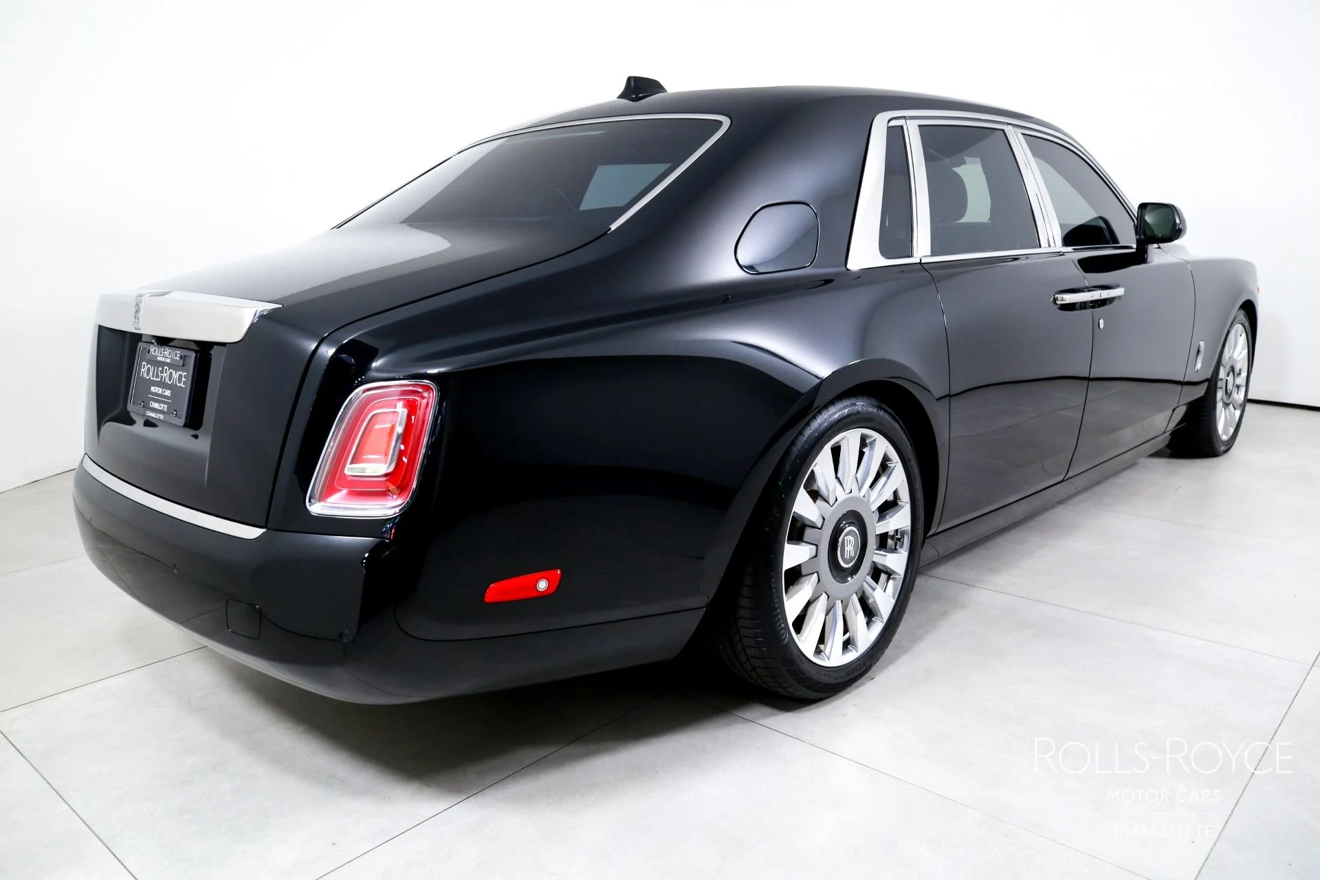 mph001_1993758392_Used_2020_Rolls_Royce_Phantom_1781192797_aa41e43bd9